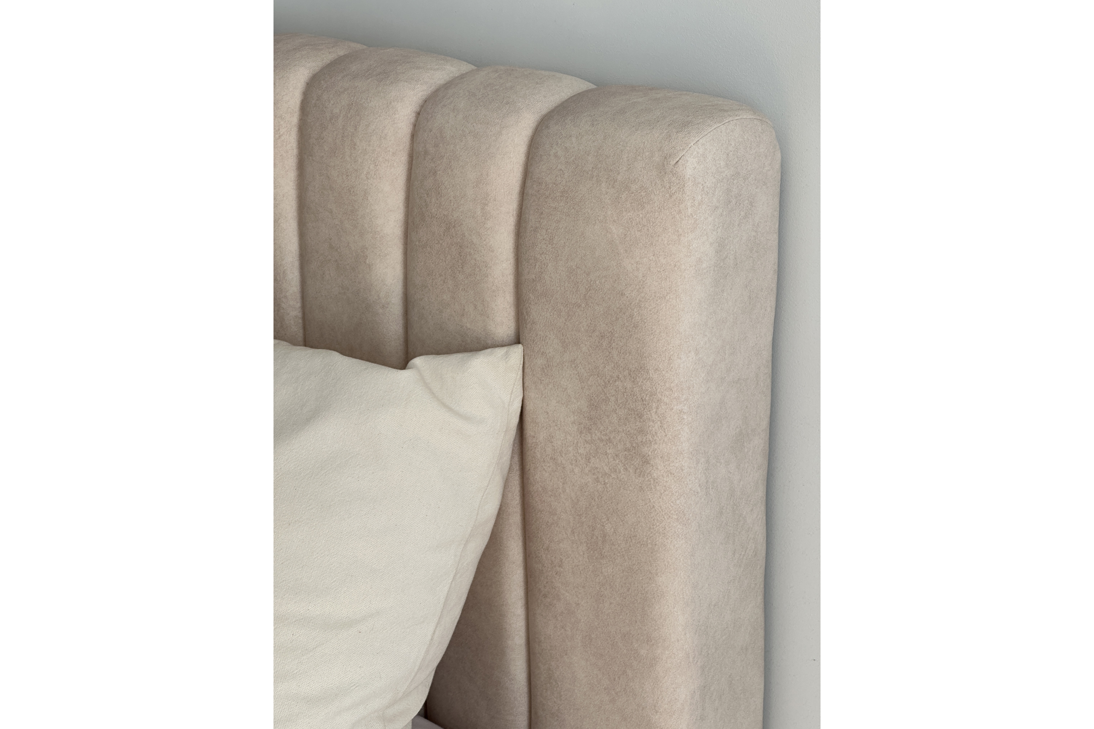 Postel Nicole 160x200 cm s úložným prostorem - krémová Salvador 1 Postel pro ložnice Nicole 160x200 s úložným prostorem- Krémový welwet hydrofobní  Salvador (SIC) 1