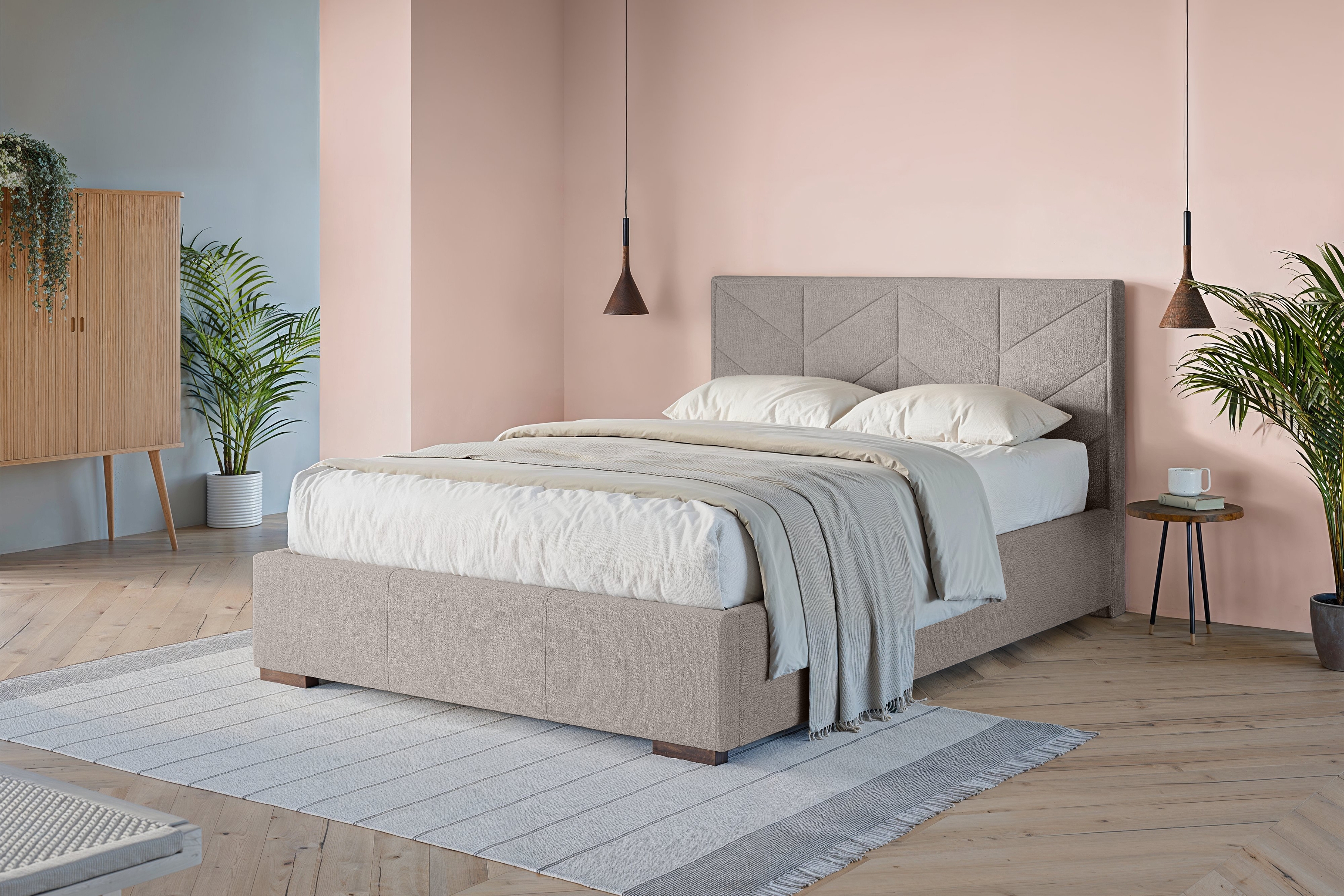 Čalouněná posteľ Lindi 160x200 ze stelazem – hnedý šenil Perfect Harmony 04 / nožičky Venge Posteľ čalouněné Lindi 160x200 ze stelazem - Hnedý šenil Perfect Harmony 04 / nožičky Venge