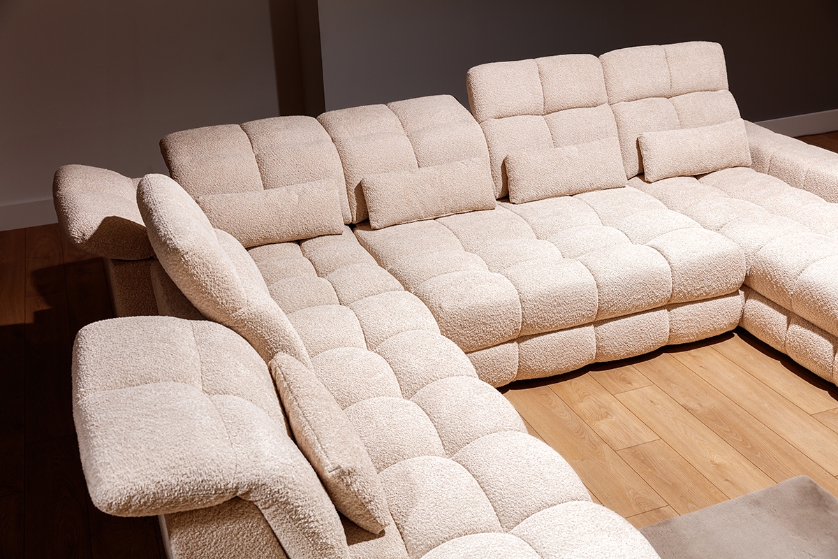 Rohová sedacia súprava Magnelio Prestige U II s elektricky výsuvným sedákom  Rohová sedacia súprava Magnelio Prestige U II s elektricky výsuvným sedákem