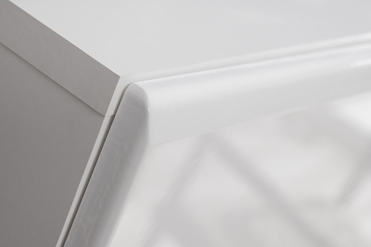 Obývacia stena Wilson - čierna nórska borovica / biely lesk Detail nábytku 