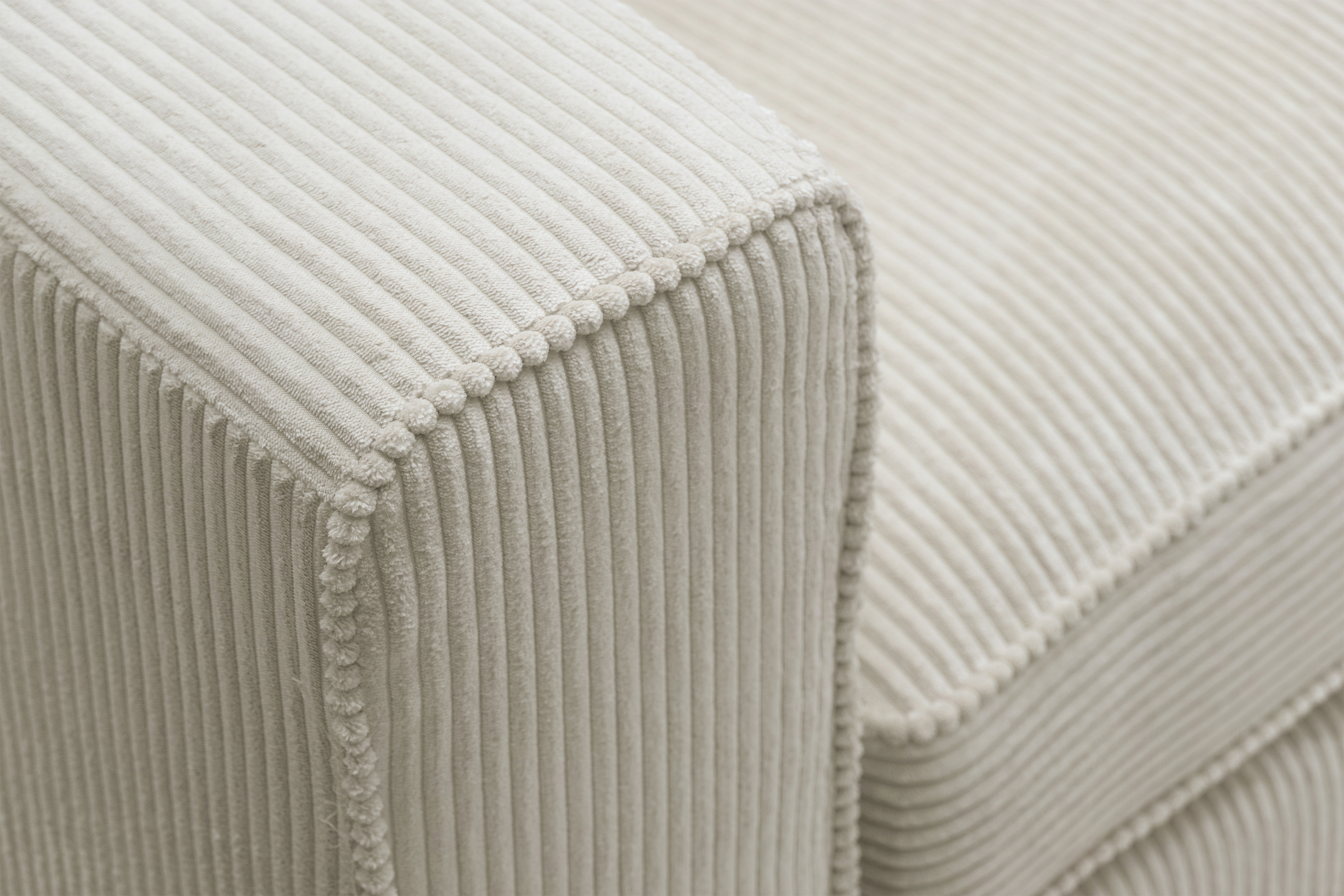 Rohová sedací souprava Larina pravá - béžová Lincoln 03 Rohová sedací souprava pro obývacího pokoje Larina pravá - béžová manšestr Lincoln 03