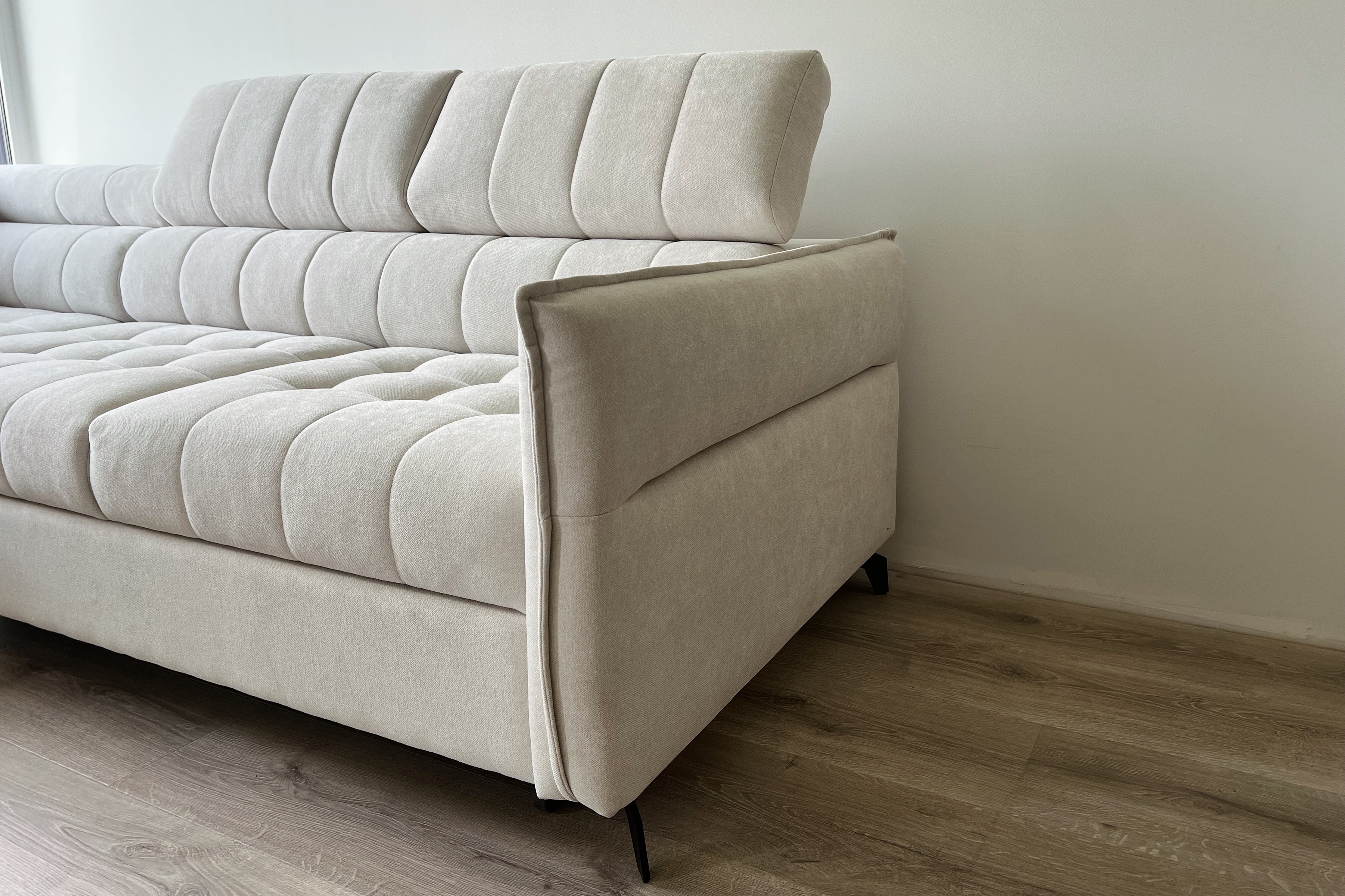 Rozkladacia rohová sedacia súprava Elarias L Rohová sedacia súprava Elarias L s funkciou spánku 