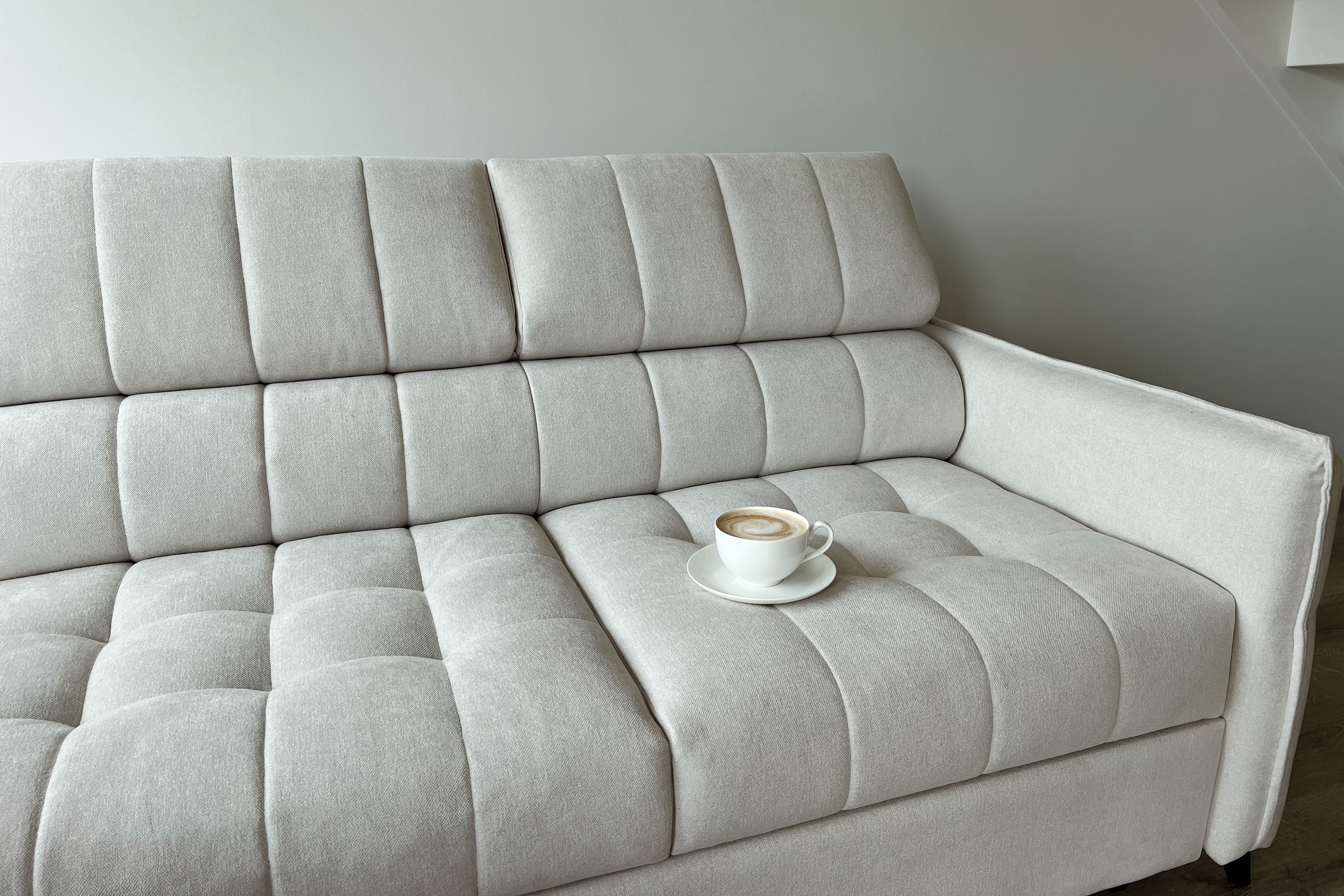 Rohová sedacia súprava Elarias L ľavá s funkciou spania - béžový šenil Perfect Harmony 07 Rohová sedacia súprava Elarias L s funkciou spánku Ľavá strana - béžový šenil Perfect Harmony 07