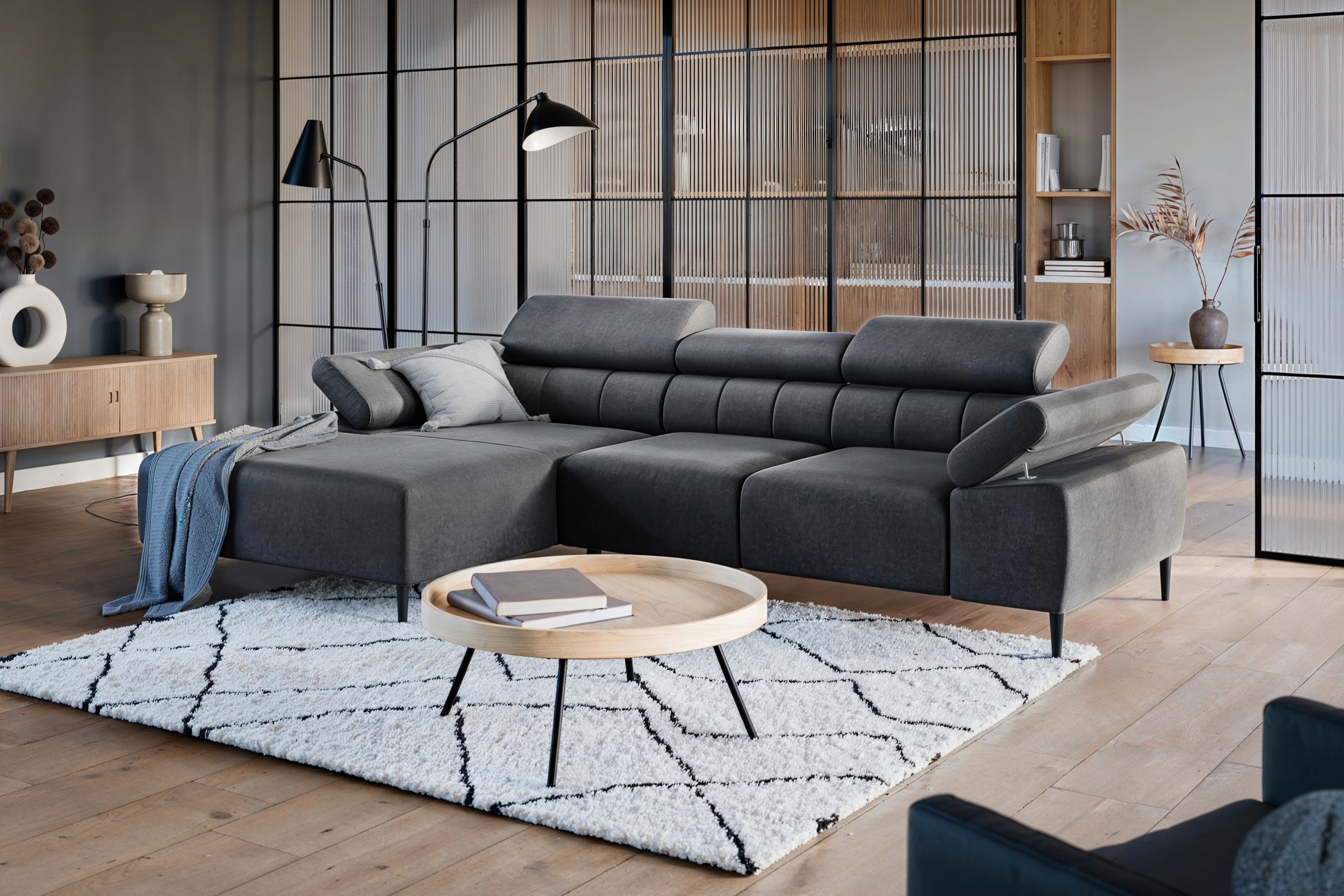 Rohová sedačka Taloria Mini s el. výsuvným sedadlom ľavá - šedý ľahkočistiaci zamat Zetta 305 / čierne nožičky Rohová sedacia súprava Ľavá strana Taloria Mini - Zetta 305, nožičky čierny