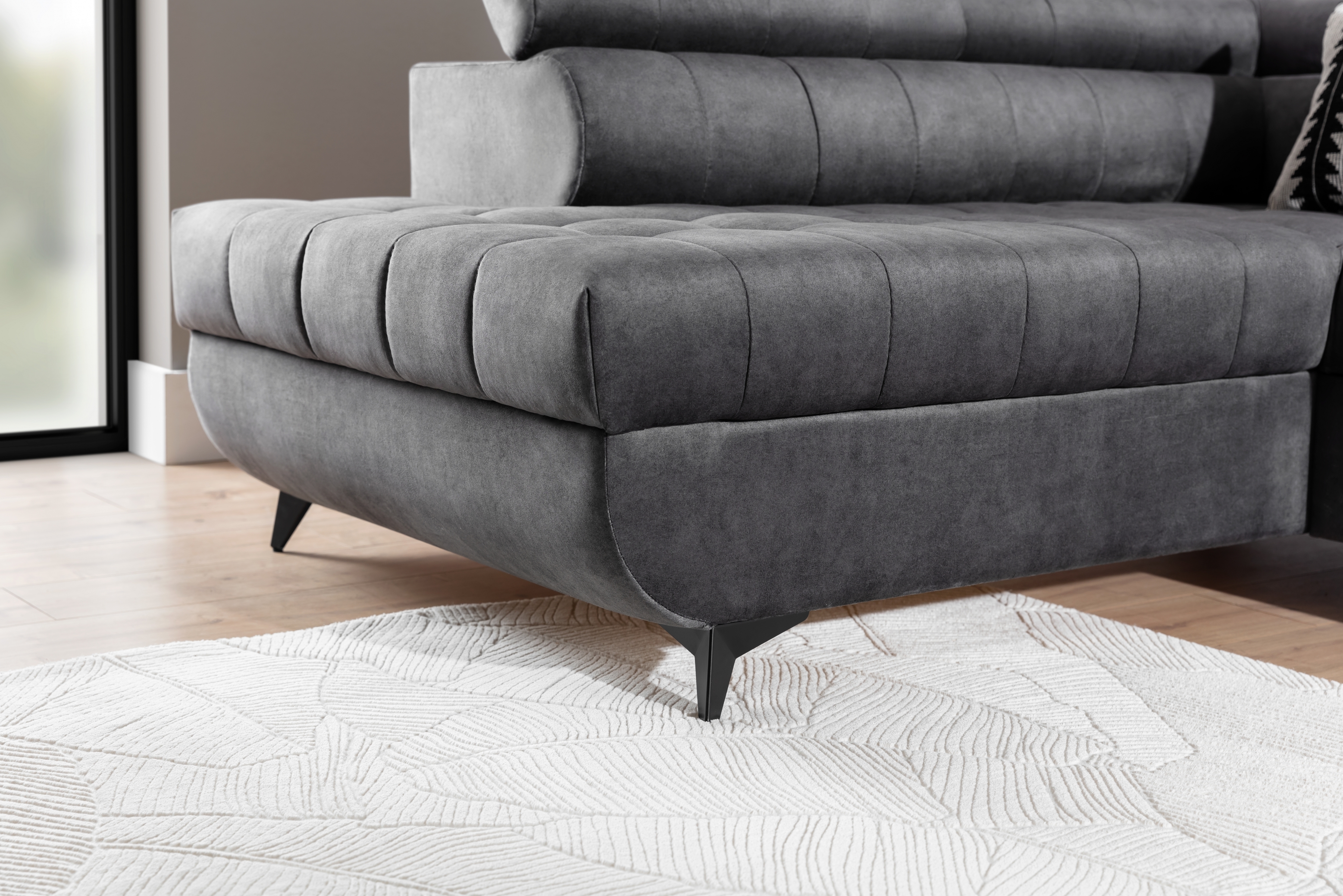 Rozkládací rohová sedací souprava Valoris Maxi levá - grafitová Zetta 305 Rohová sedací souprava levá Valoris Maxi rozkládací - grafitová samet hydrofobní  Zetta 305