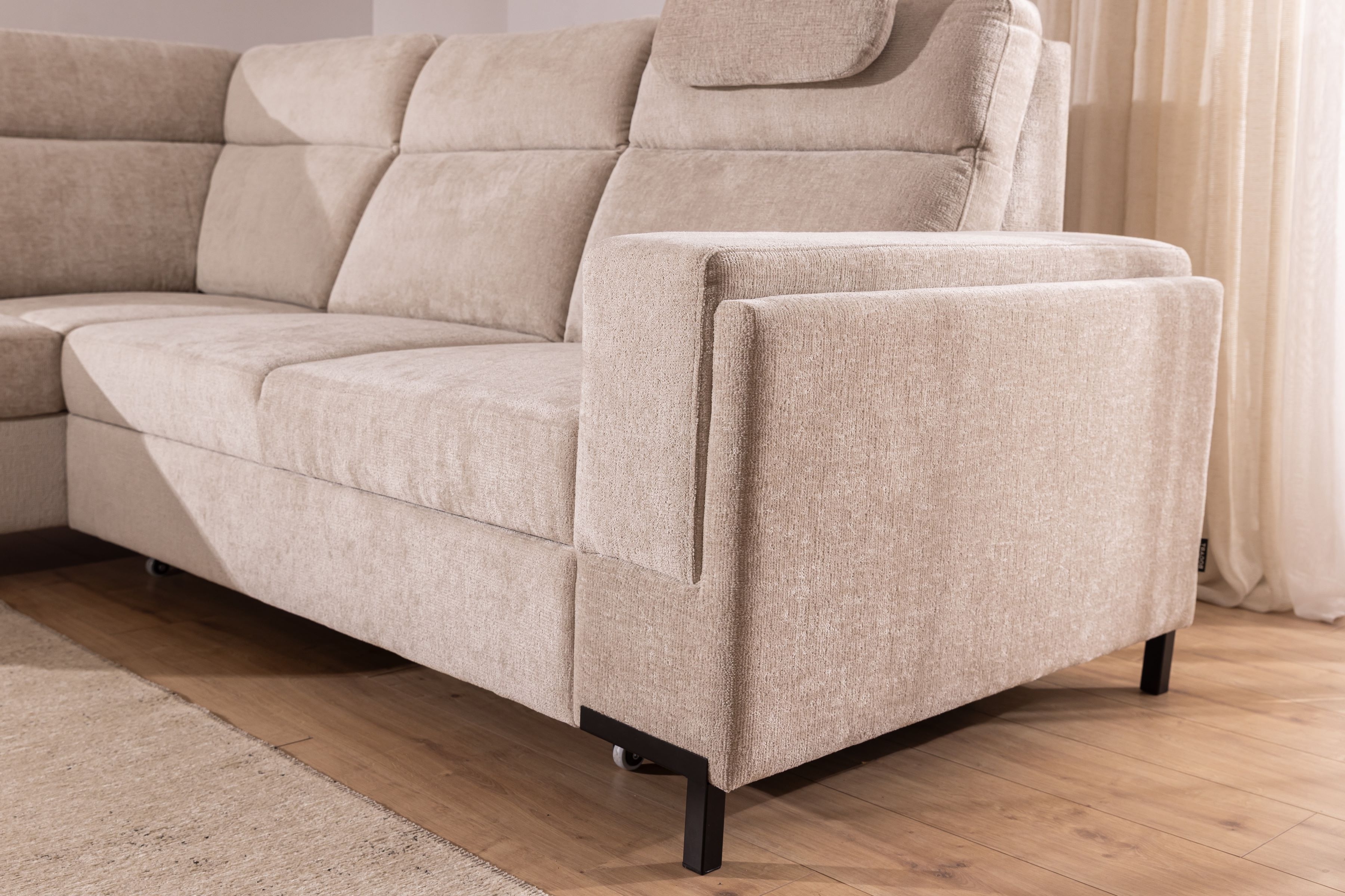 Rohová pohovka Loario L levá se širokými proříznutými boky - béžový szenil Perfect Harmony 07 Rohová sedací souprava Loario L levá z szerokim, wcietym bokiem - béžová šenil Perfect Harmony 07