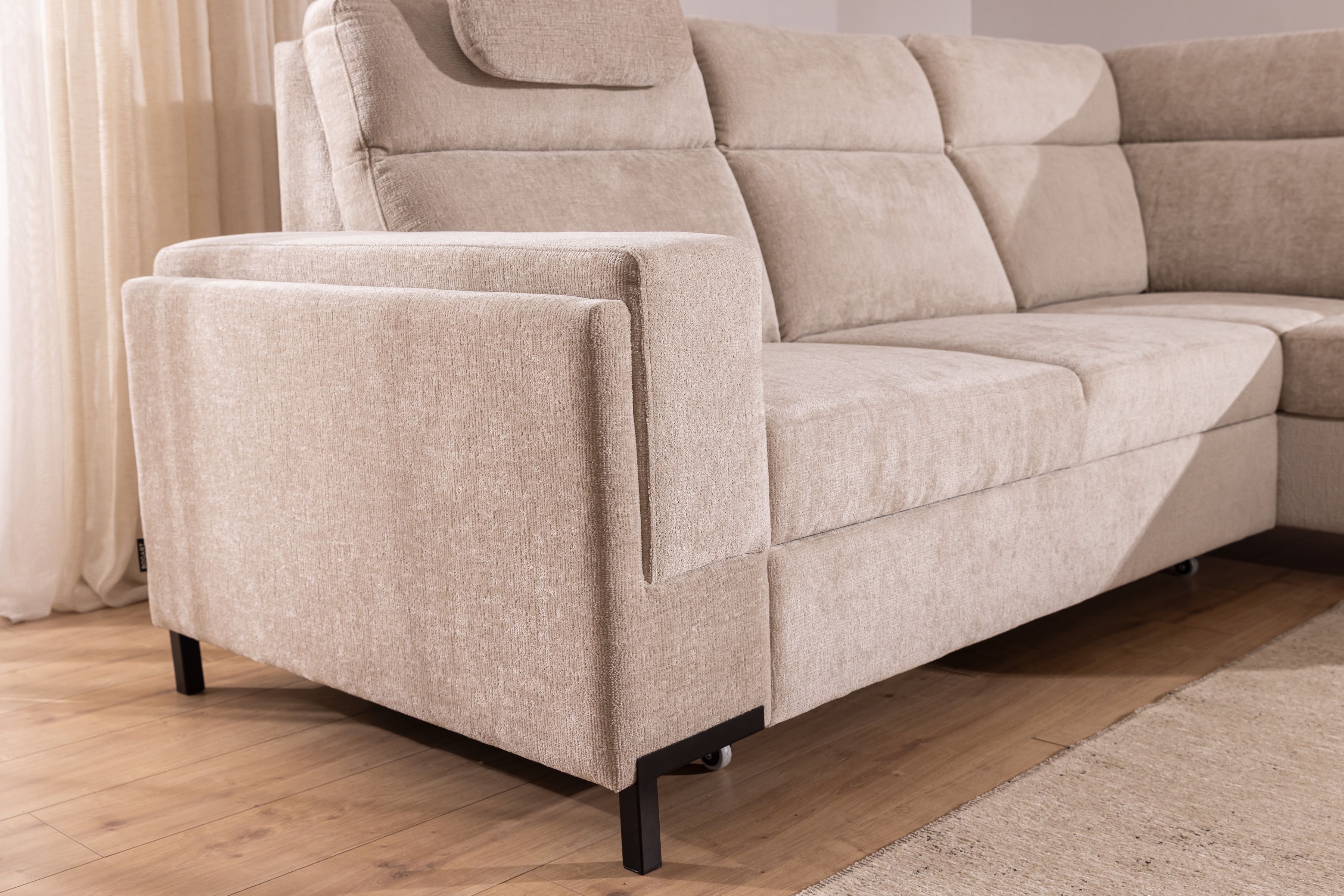 Rohová pohovka Loario L pravá se širokými proříznutými boky - béžový szenil Perfect Harmony 07 Rohová sedací souprava Loario L pravá z szerokim, wcietym bokiem - béžová šenil Perfect Harmony 07