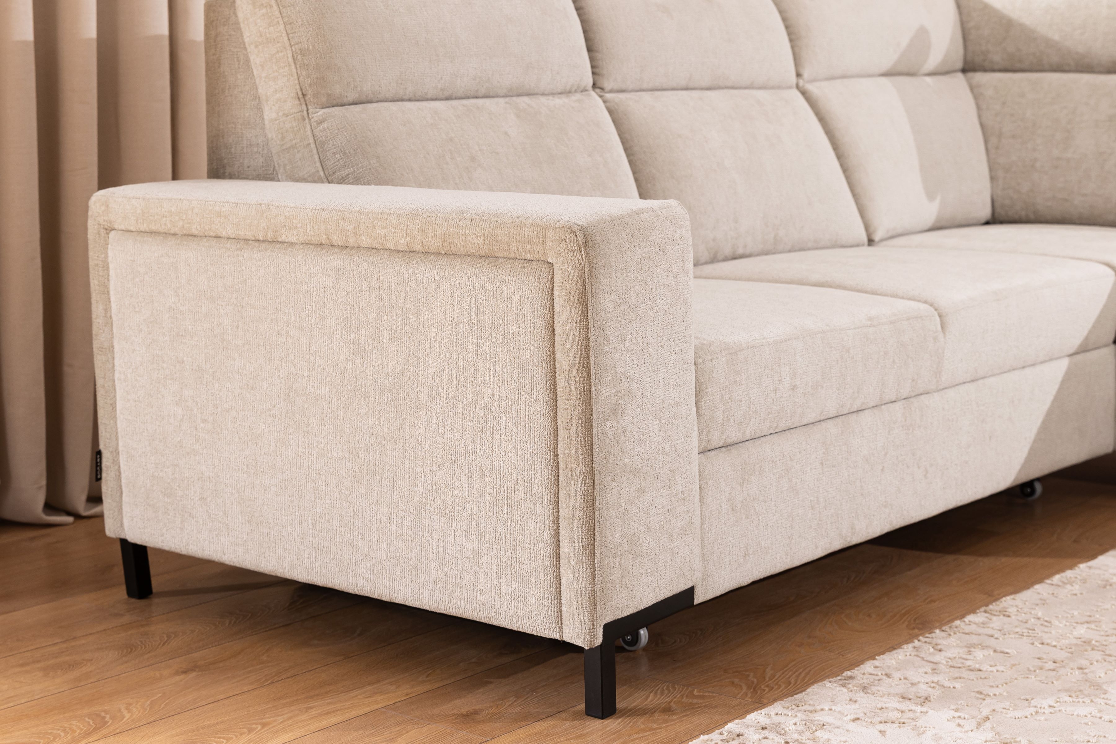 Rohová pohovka Loario L pravá se širokými boky - béžový szenil Perfect Harmony 07 Rohová sedací souprava Loario L pravá z szerokim bokiem - béžová šenil Perfect Harmony 07