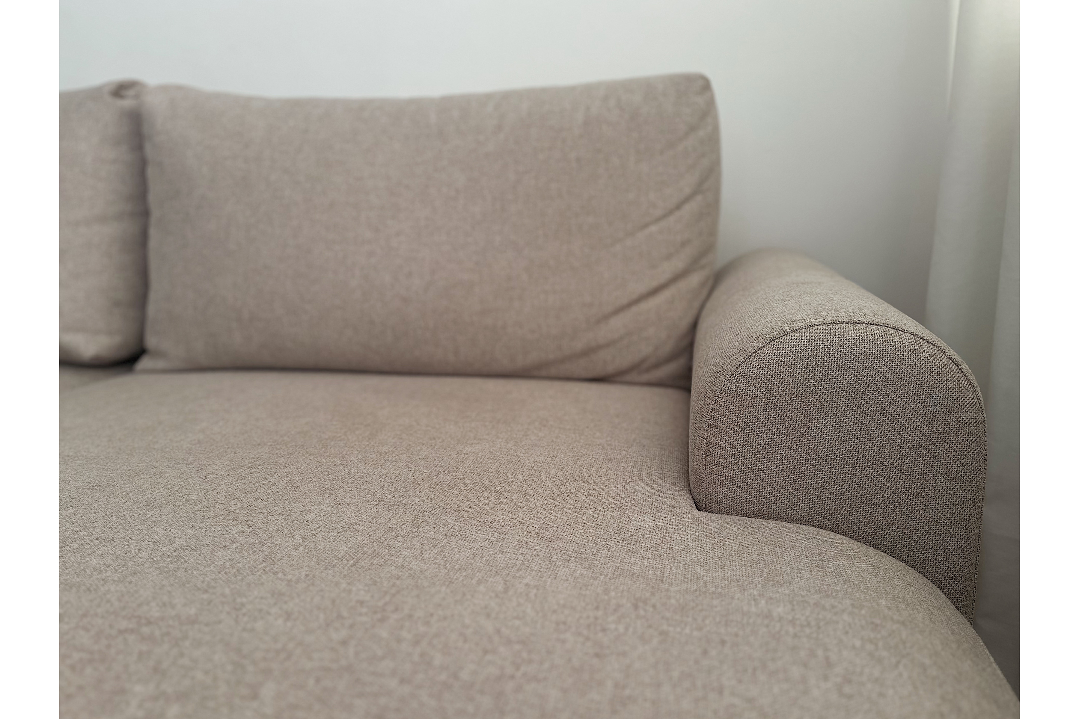 Rozkladacia rohová sedacia súprava Lotulis Mini Rohová sedacia súprava Lotulis Mini s funkciou spánku 