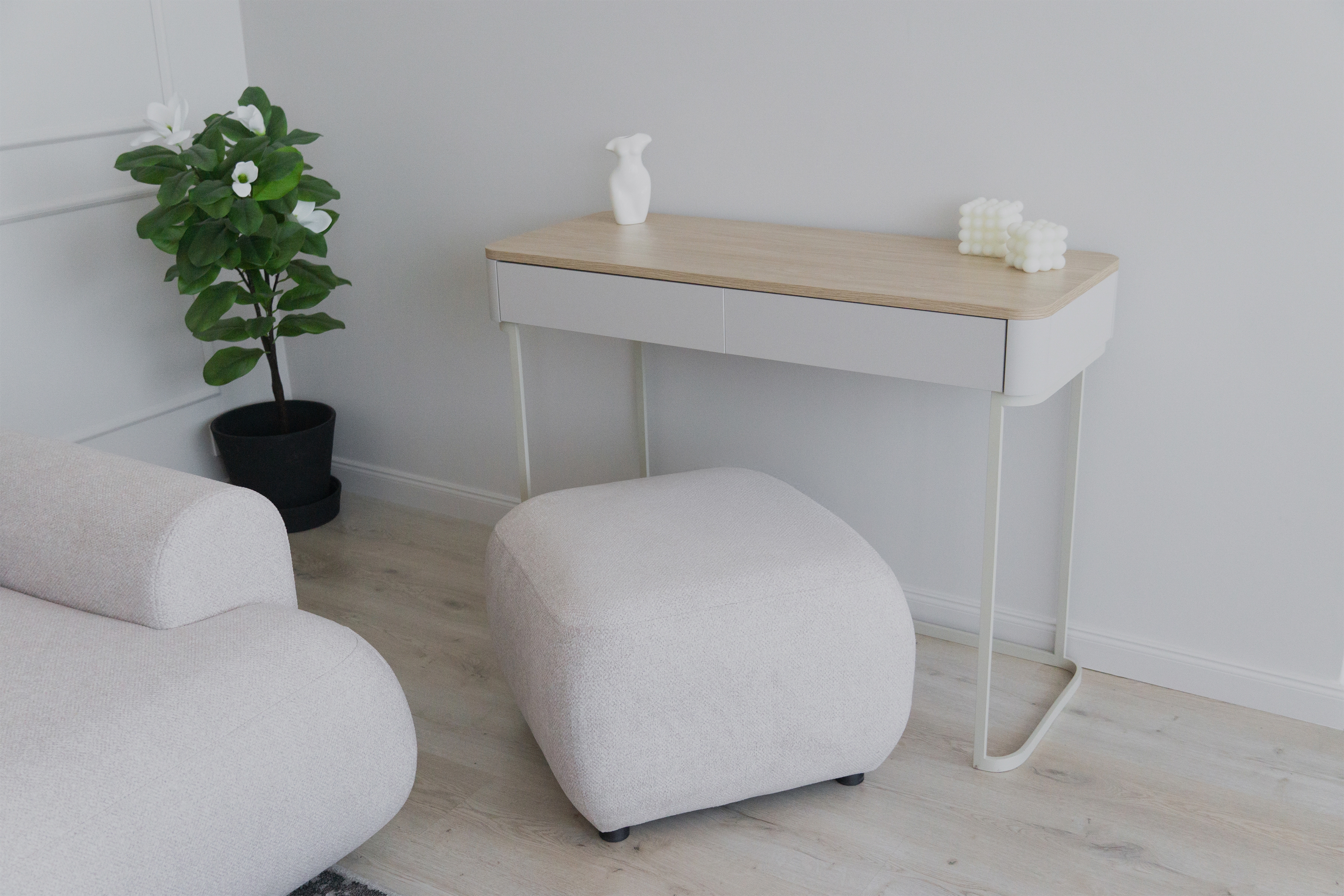 Rozkládací rohová sedací souprava Lotulis Mini pravá - krémová Blur 01 Rohová sedací souprava Lotulis Mini rozkládací pravá - kremowa Pletenina hydrofobowa Blur 01