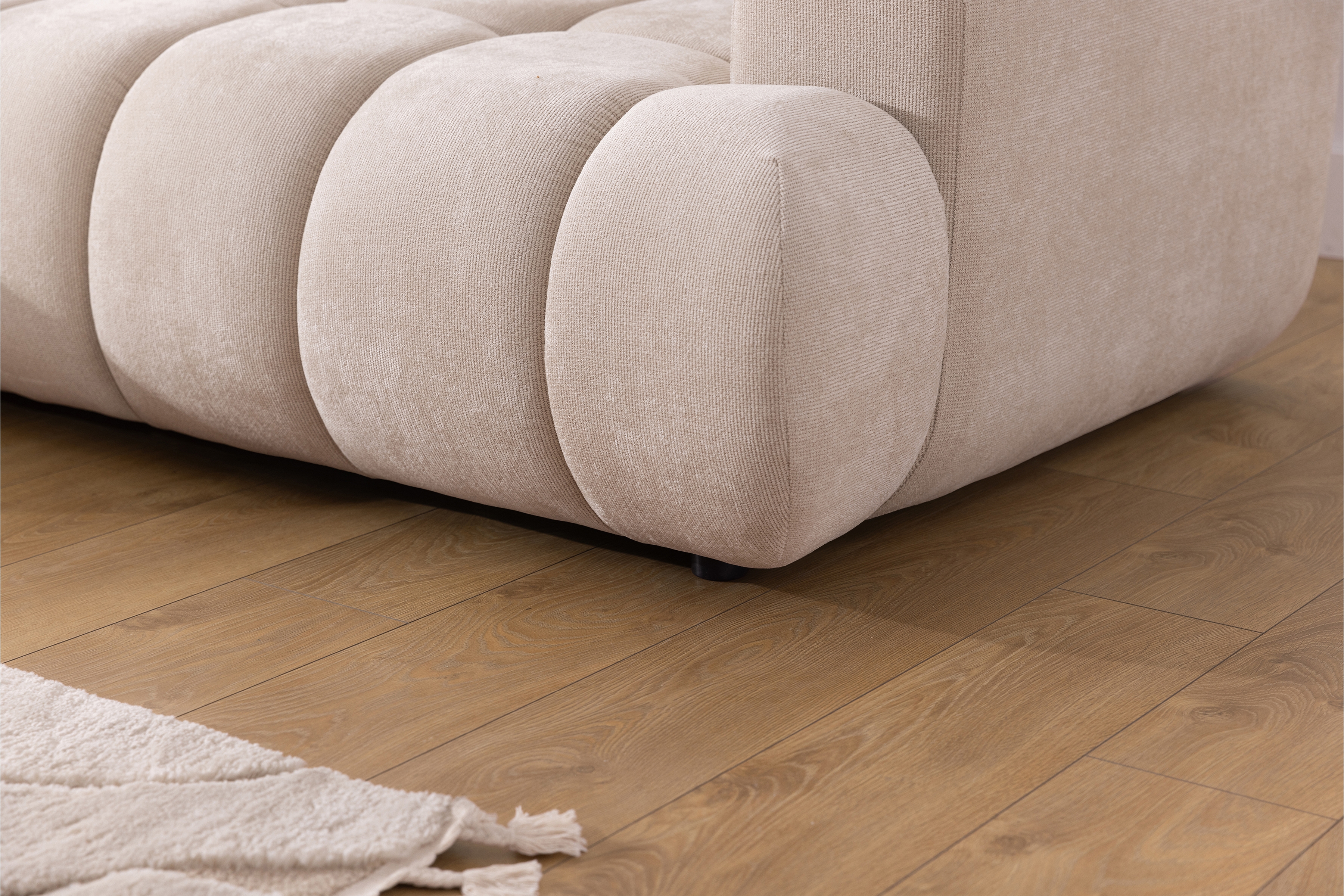 Rozkládací rohová sedací souprava Lutario Mini levá - béžová Venice 2026 Rohová sedací souprava Lutario Mini rozkládací levá - béžová plecionka hydrofobowa Venice 2026