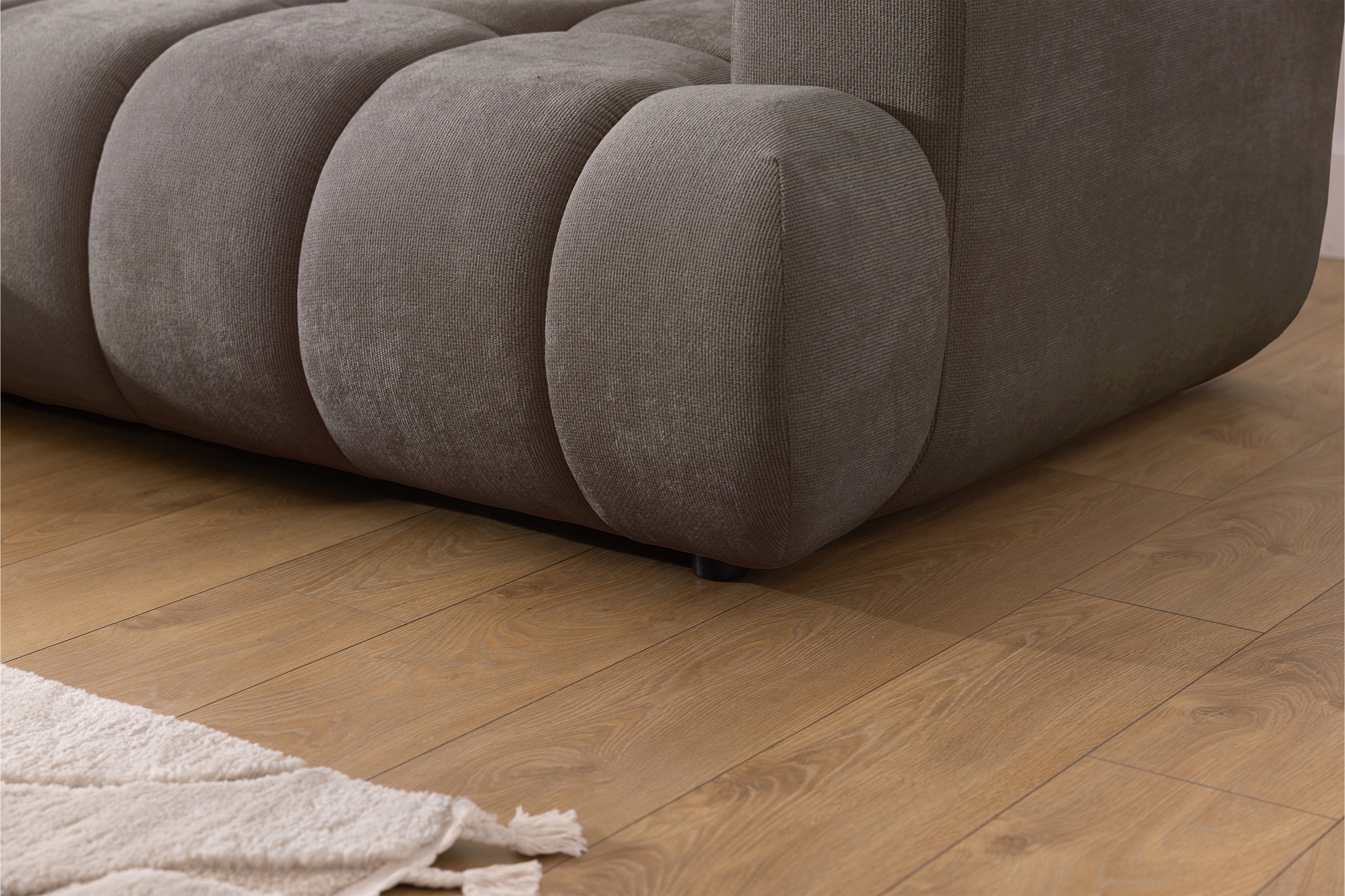 Rozkládací rohová sedací souprava Lutario Mini levá - šedohnědá Venice 2022 Rohová sedací souprava Lutario Mini rozkládací levá - hnědá plecionka hydrofobowa Venice 2022