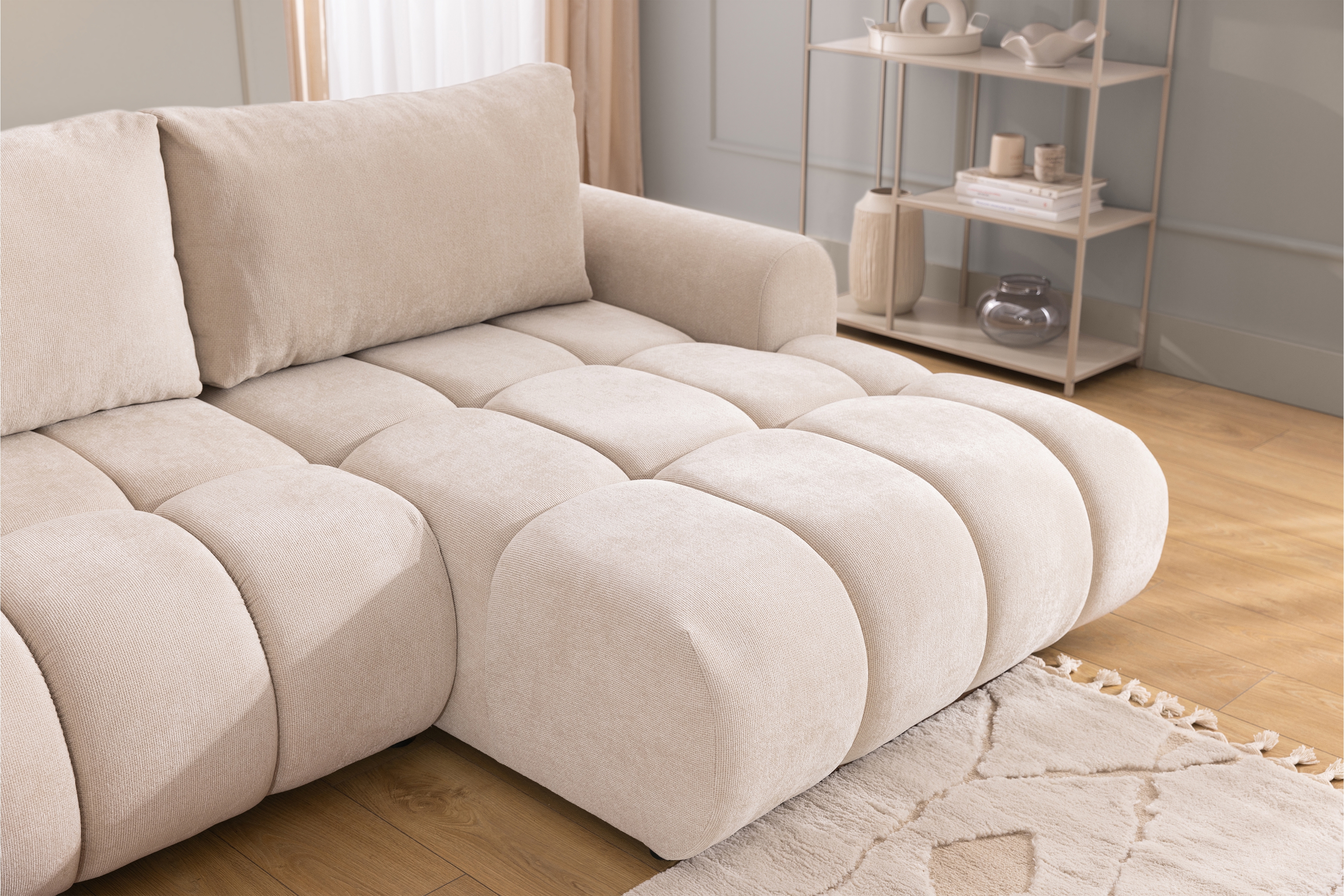 Rozkládací rohová sedací souprava Lutario Mini pravá - béžová Venice 2026 Rohová sedací souprava Lutario Mini rozkládací pravá - béžová plecionka hydrofobowa Venice 2026