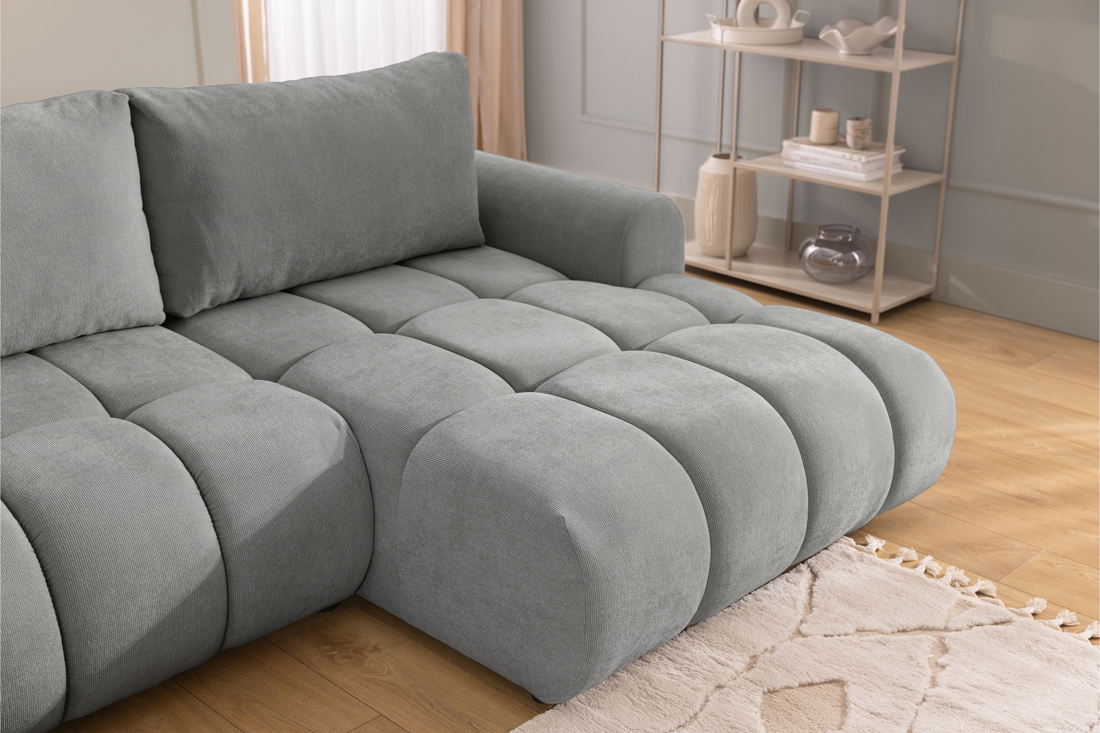 Rozkládací rohová sedací souprava Lutario Mini pravá - šedá Venice 2023 Rohová sedací souprava Lutario Mini rozkládací pravá - šedá plecionka hydrofobowa Venice 2023