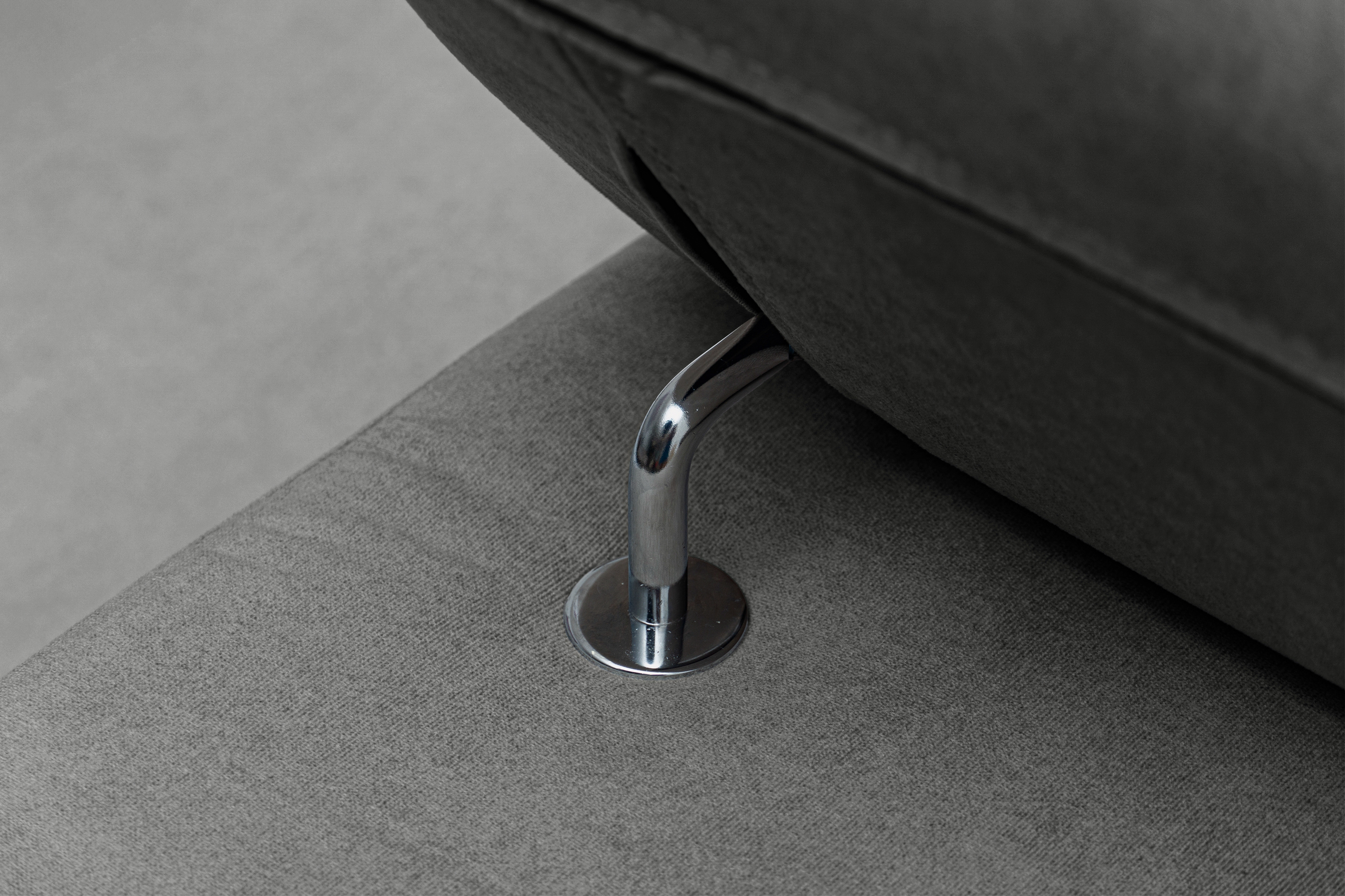 Rohová pohovka Monrose L pravá s funkcí spánku - šedý welvet Zetta 303 Rohová sedací souprava Monrose L rozkládací pravá - šedá welwet latwoczyszczacy Zetta 303