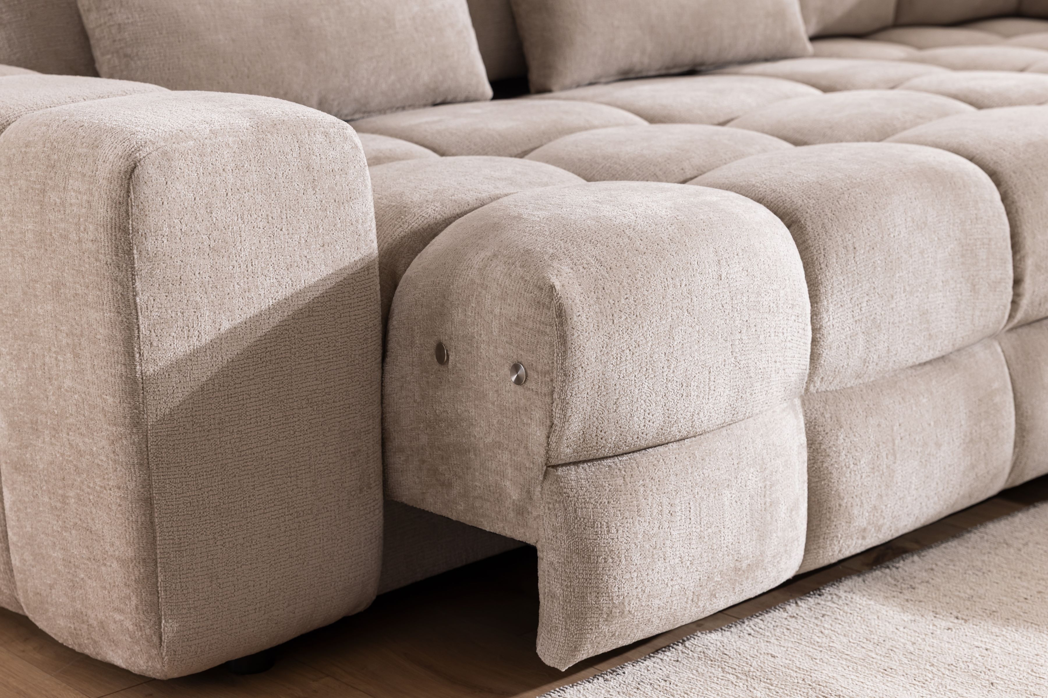 Rohová pohovka Magnelio Prestige L pravá s elektrickým výsuvem sedáku - béžový szenil Perfect Harmony 07 Rohová sedací souprava pravá Magnelio Prestige L z elektricky wysuwanym sedadlem - béžová šenil Perfect harmony 07