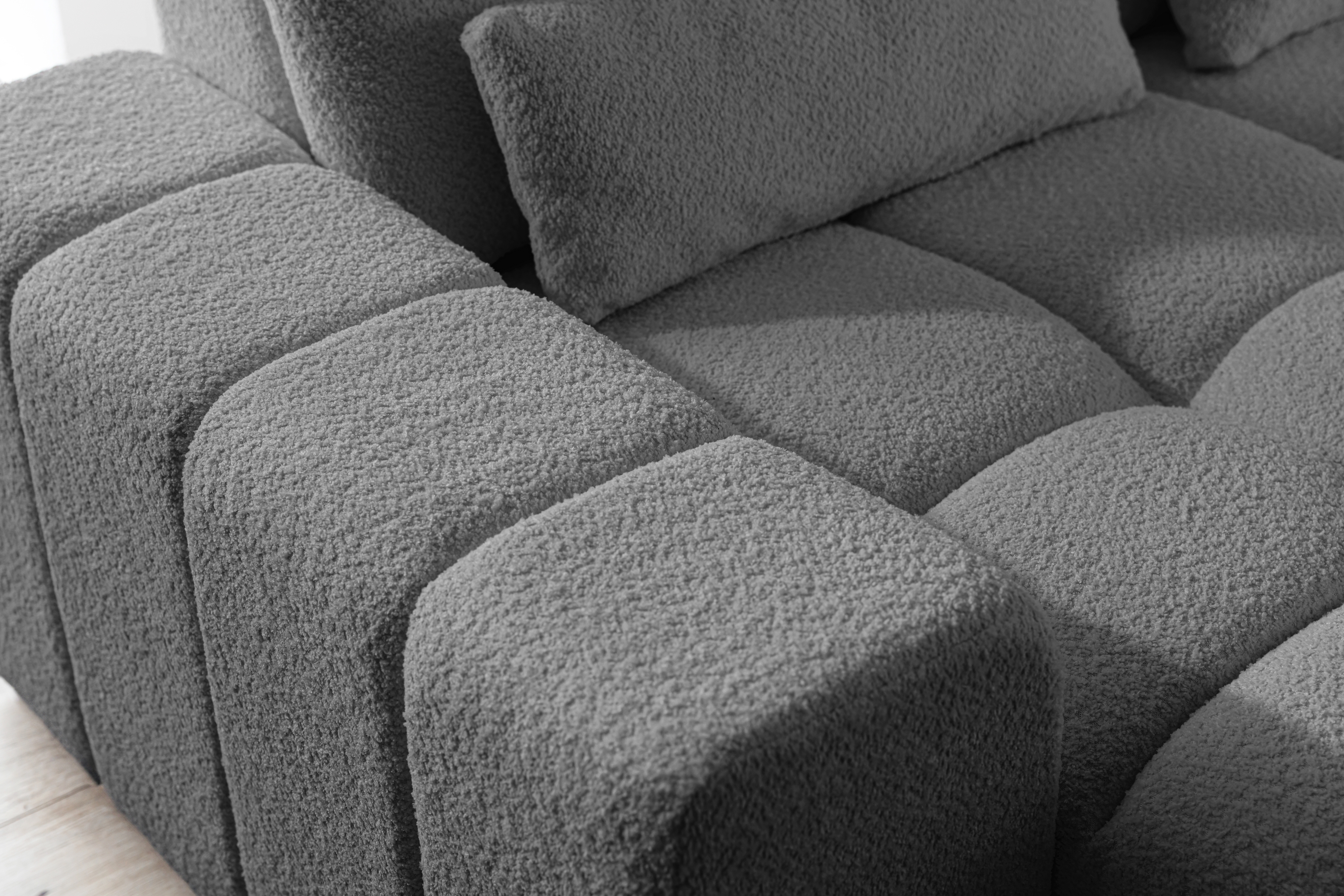 Elektrický rozkládací rohový gauč Magnelio L pravý - šedá bouclé Catch Me 25 Rohová sedací souprava pravá strana rozkládací z elektricky wysuwanym sedadlem Magnelio L - šedá boucle Catch me 25