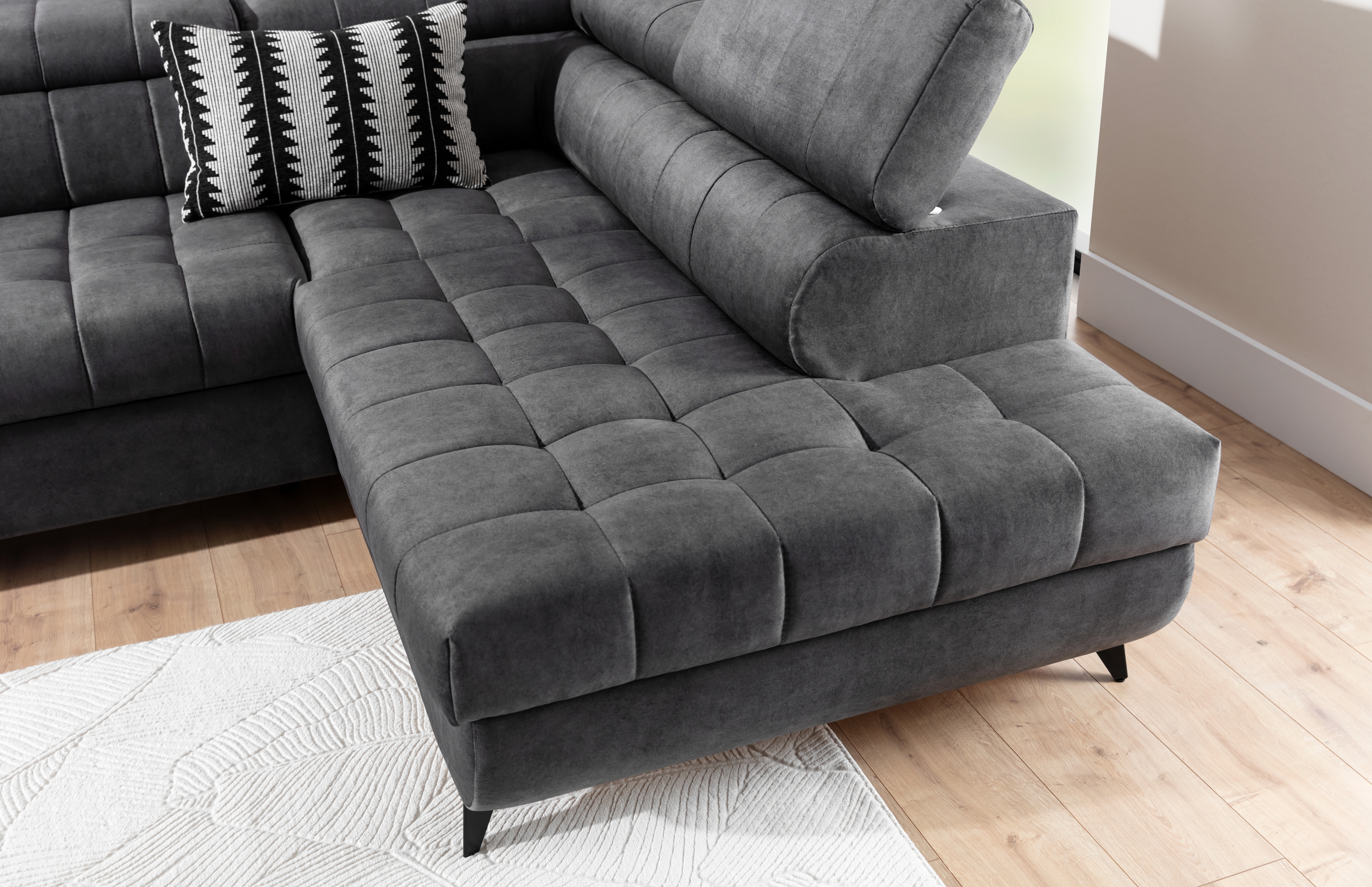 Rozkládací rohová sedací souprava Valoris Maxi pravá - grafitová Zetta 305 Rohová sedací souprava pravá Valoris Maxi rozkládací - grafitová samet hydrofobní  Zetta 305