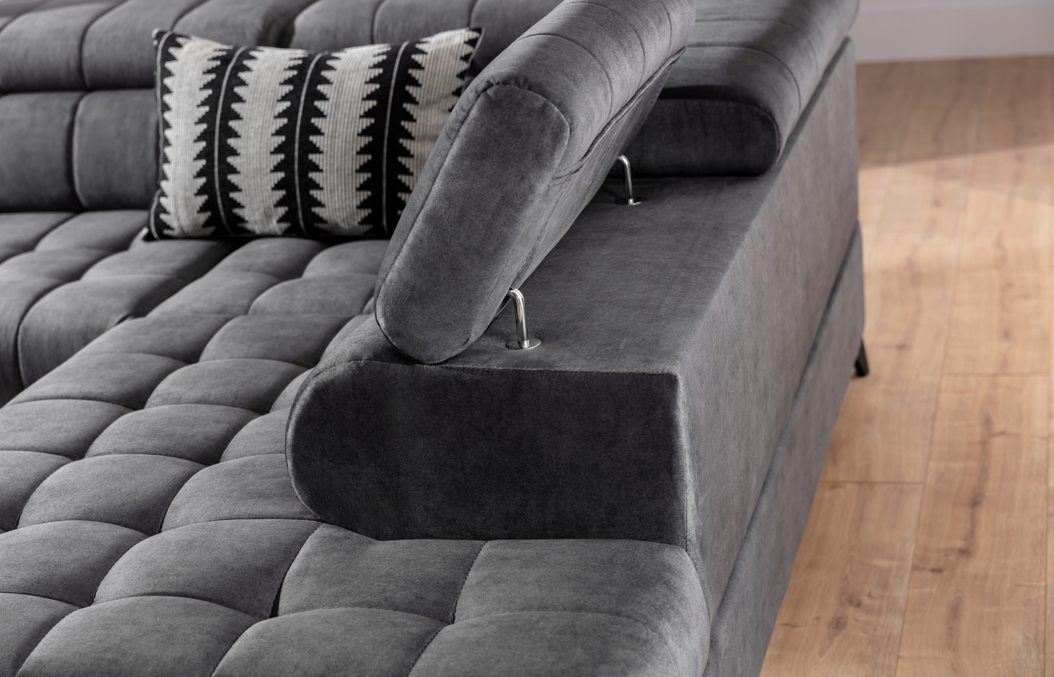 Rozkládací rohová sedací souprava Valoris Maxi pravá - grafitová Zetta 305 Rohová sedací souprava pravá Valoris Maxi rozkládací - grafitová samet hydrofobní  Zetta 305