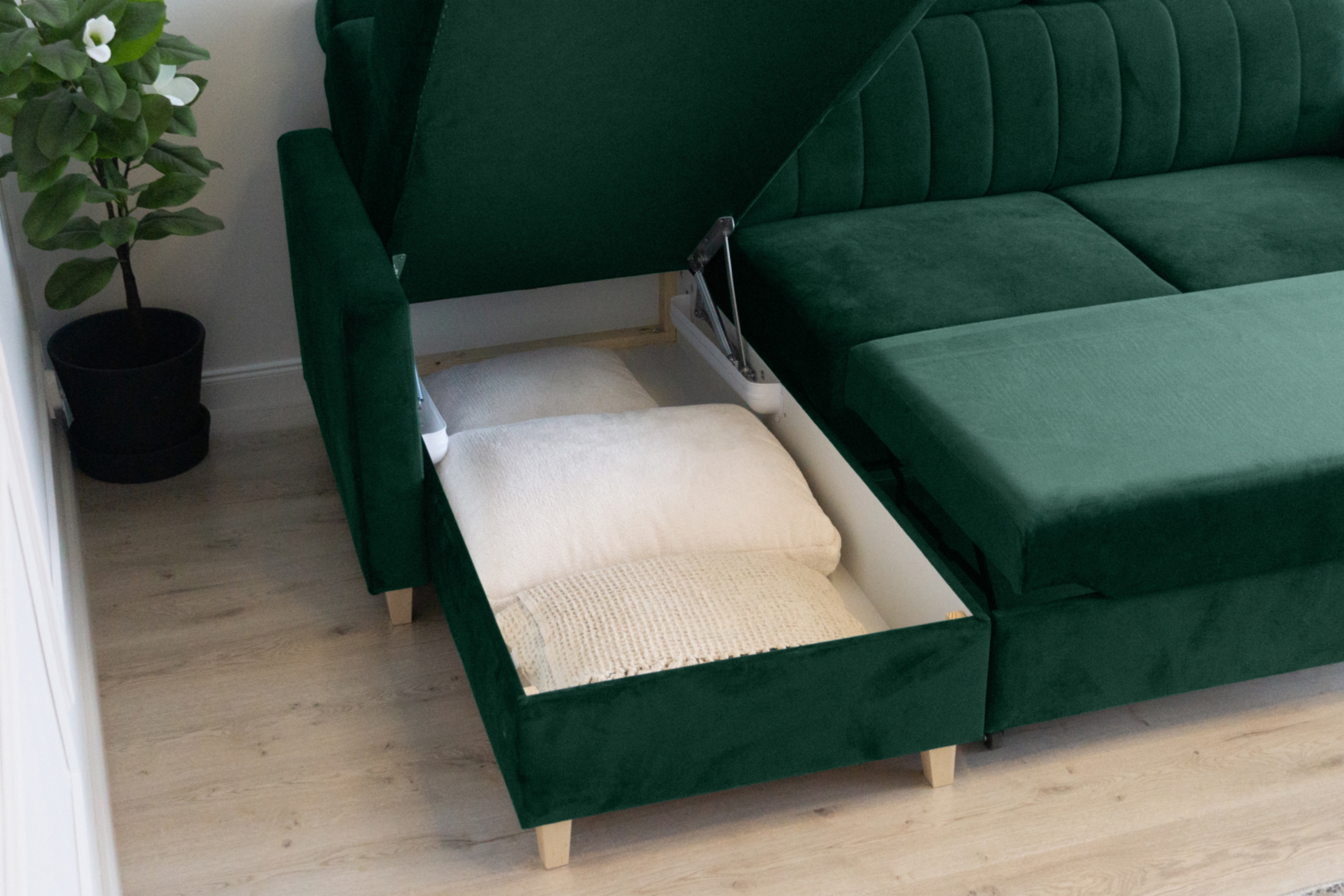 Rozkladacia rohová sedačka Vario univerzálna - zelený velúr Bluvel 78 Rohová sedacia súprava Vario s funkciou spánku uniwersalny prawo/Ľavá strana - Zelený velúr Bluvel 78