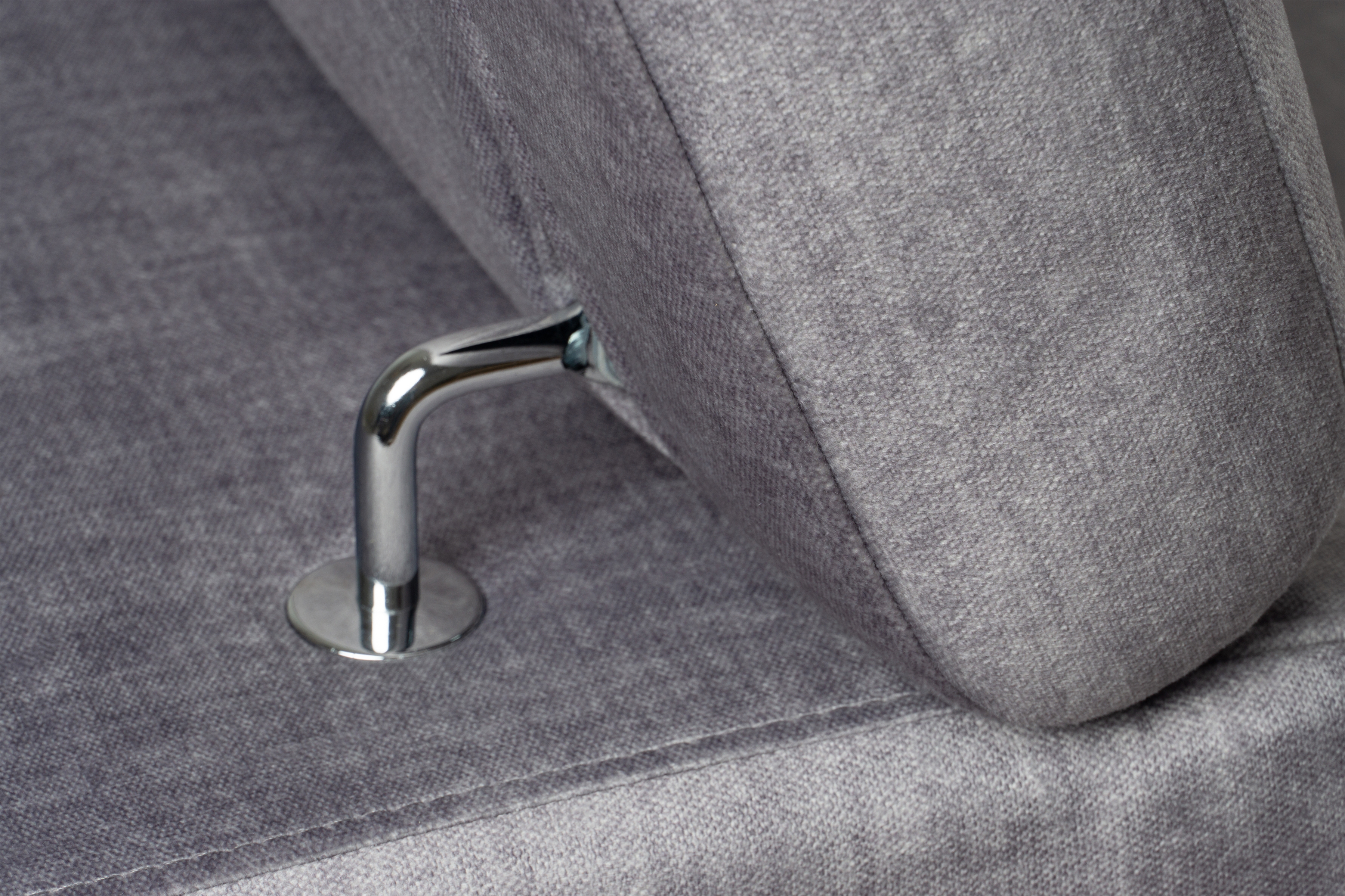 Rozkladacia rohová sedacia súprava Annabelle L ľavá - sivý velúr Vogue 14 / čierne nožičky Rohová sedacia súprava s funkciou spánku Annabelle L Ľavá strana - šedý velúr Vogue 14 / nožičky čierny