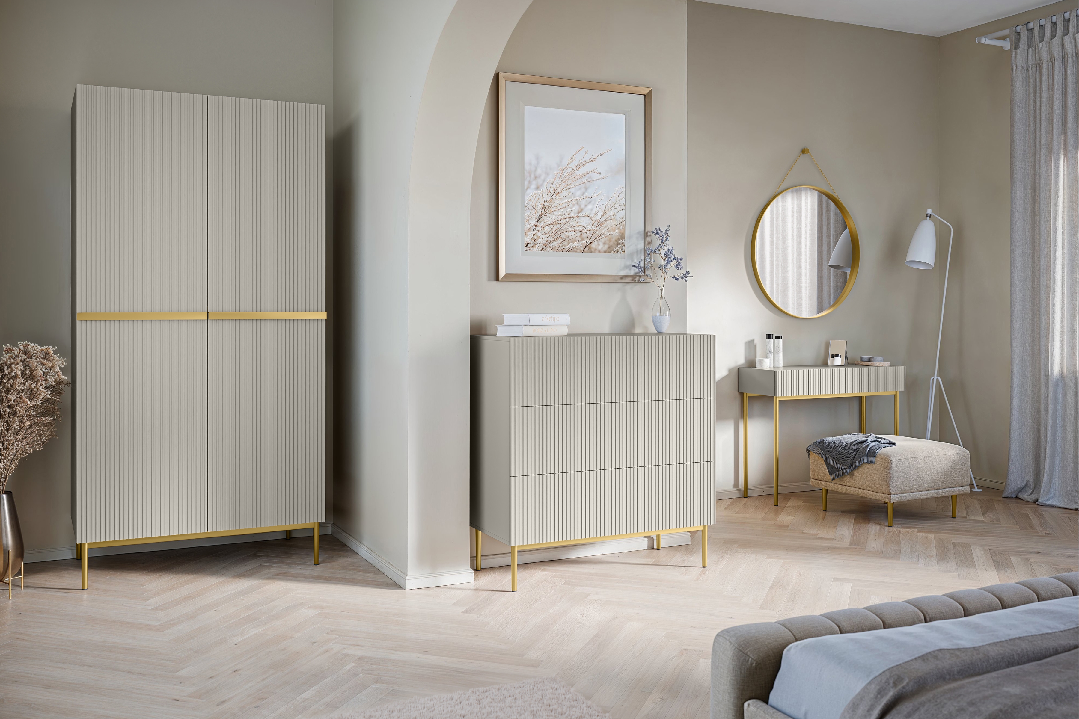 Psací stůl Nicole 100 cm se zásuvkami - kašmír / zlaté nožky moderní psací stůl Nicole 100 cm se zásuvkami i metalowymi nogami- kašmír / zlaté nozki