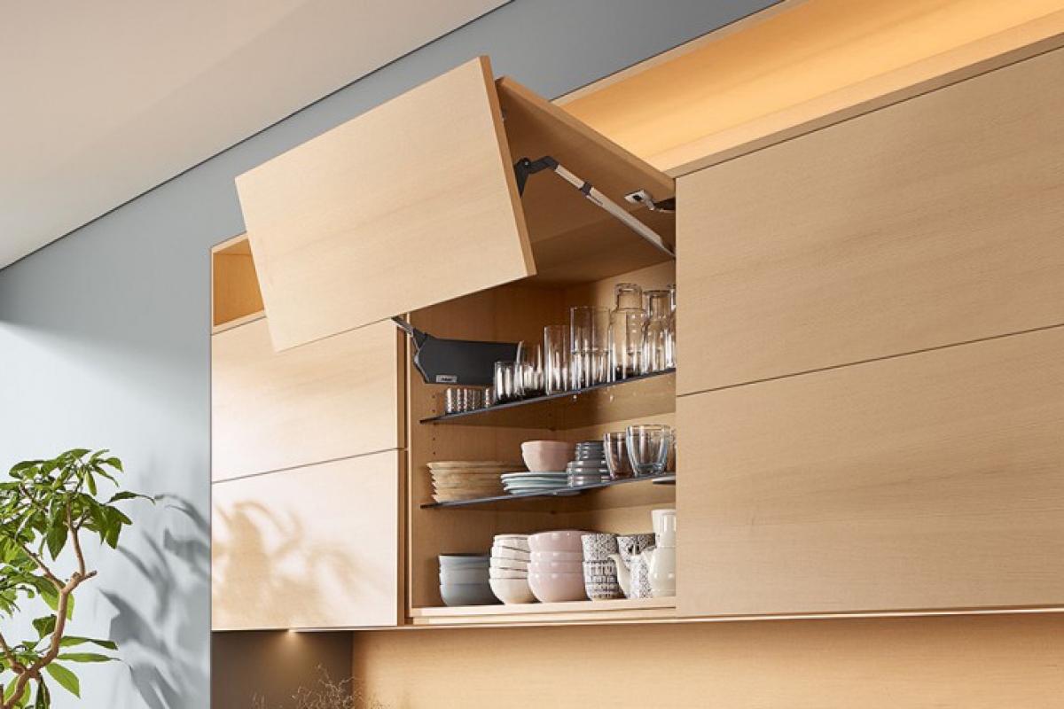 Vysoká závěsná kuchyňská skříňka Navia WPO 6/72 BLUM HF Podnosniki Aventos HF Blum 