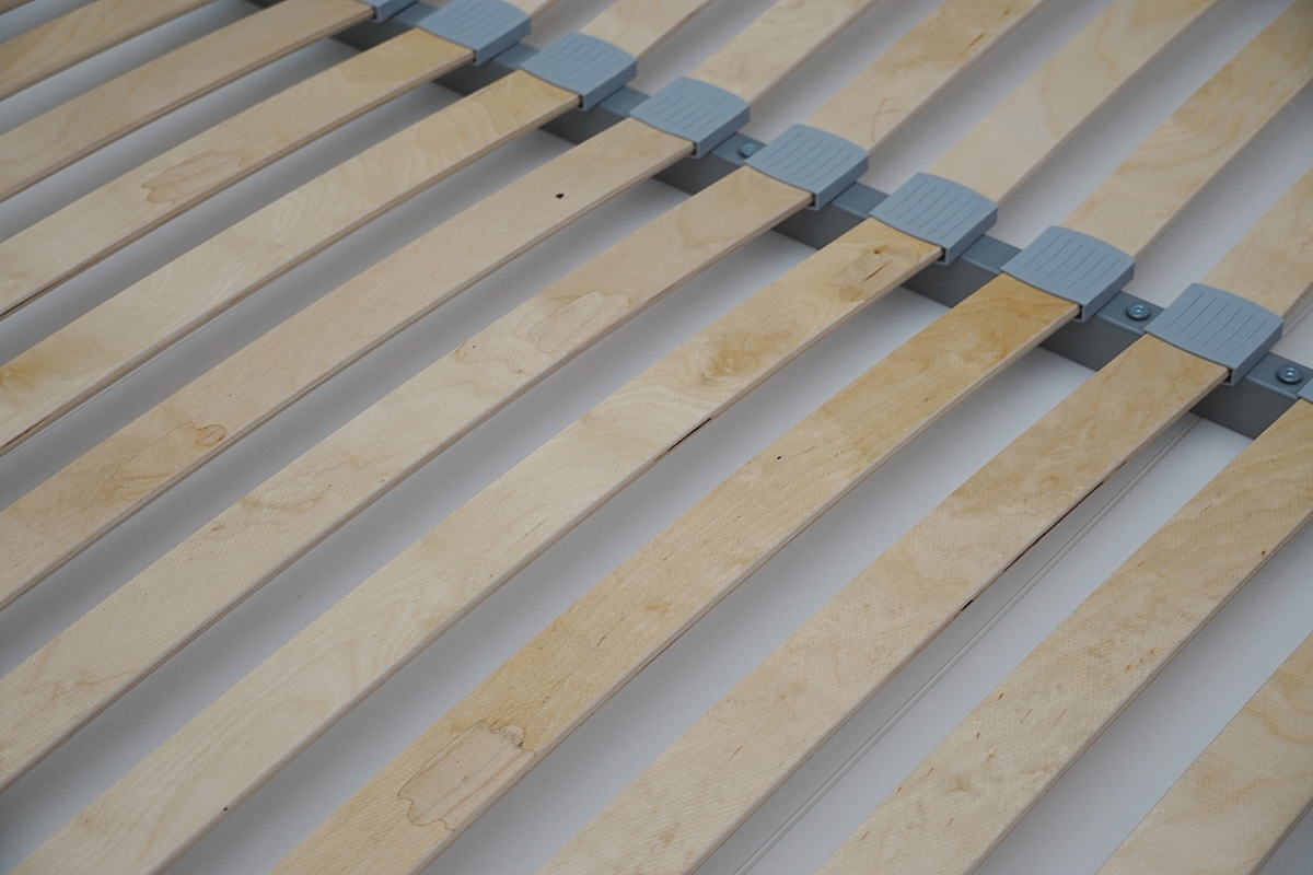 Vertikálna sklápacia posteľ Modern 160x200 cm - biely mat Lamelový rošt