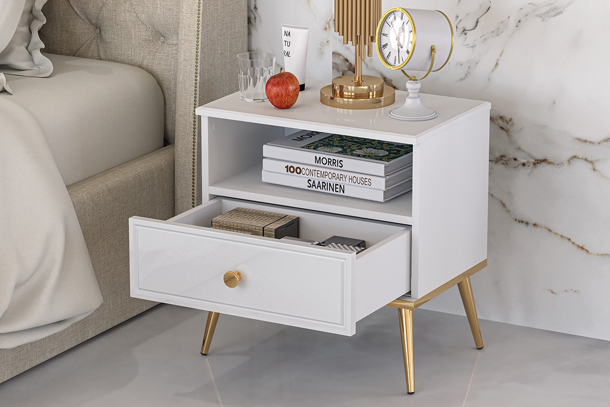 Nočný stolík Riomi 07 50 cm s kovovými nožičkami - biely lesk / zlaté nožičky Nočný Stolík ze zlotymi uchwytami