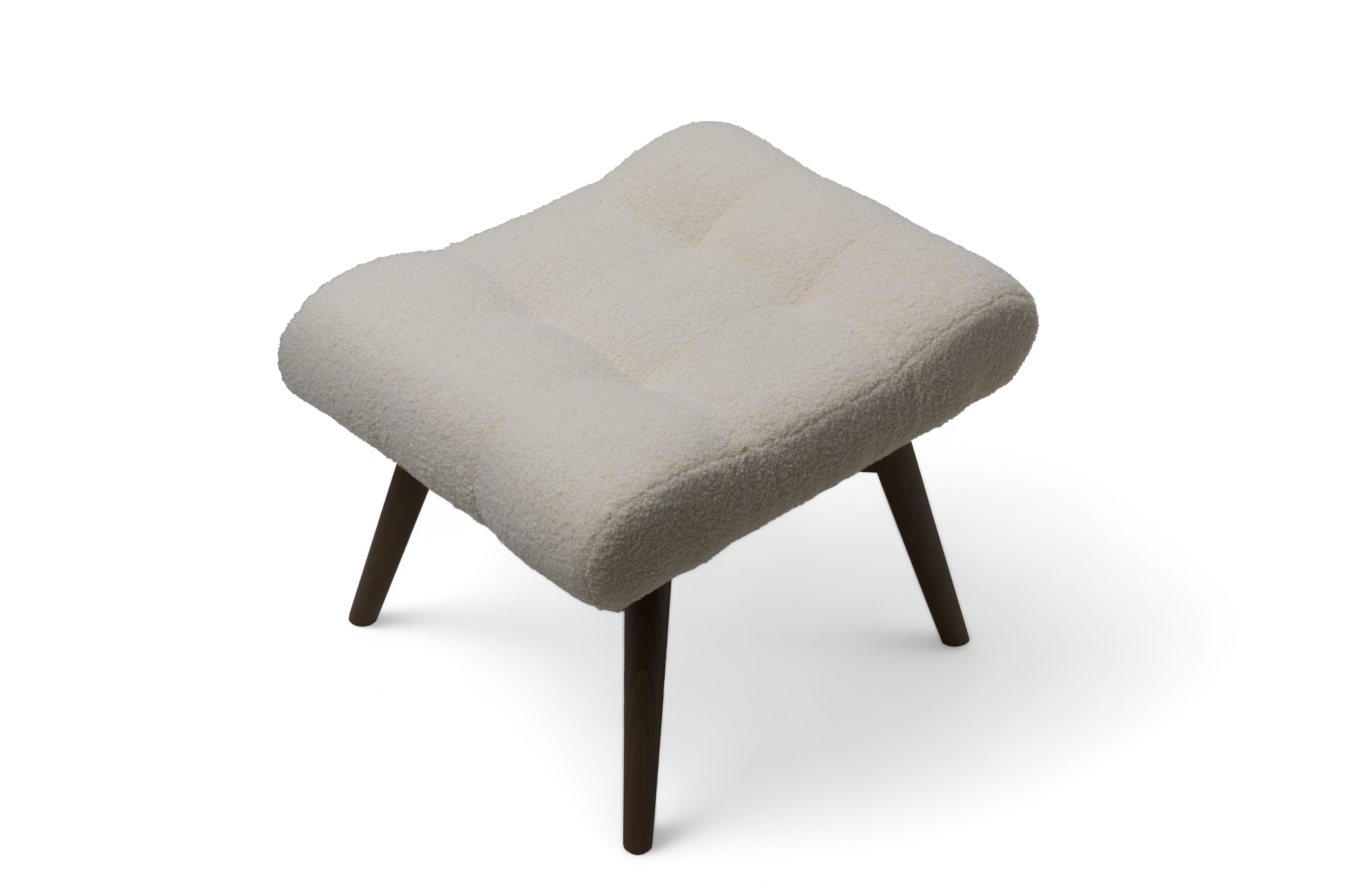 Taburet prošívaný Nordic - béžová boucle Lambi 8 / nožky wenge Taburet došívaná Ušák Skandynawski Nordic - béžová boucle Lambi 8 / wenge 