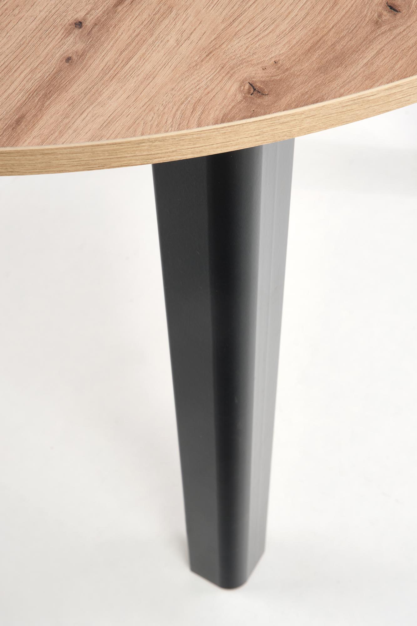 Okrúhly rozkladací stôl RINGO 102-142x102 cm - dub artisan / čierne nohy ringo Stôl Farba Pracovná doska Dub artisan, Nohy - Čierny 