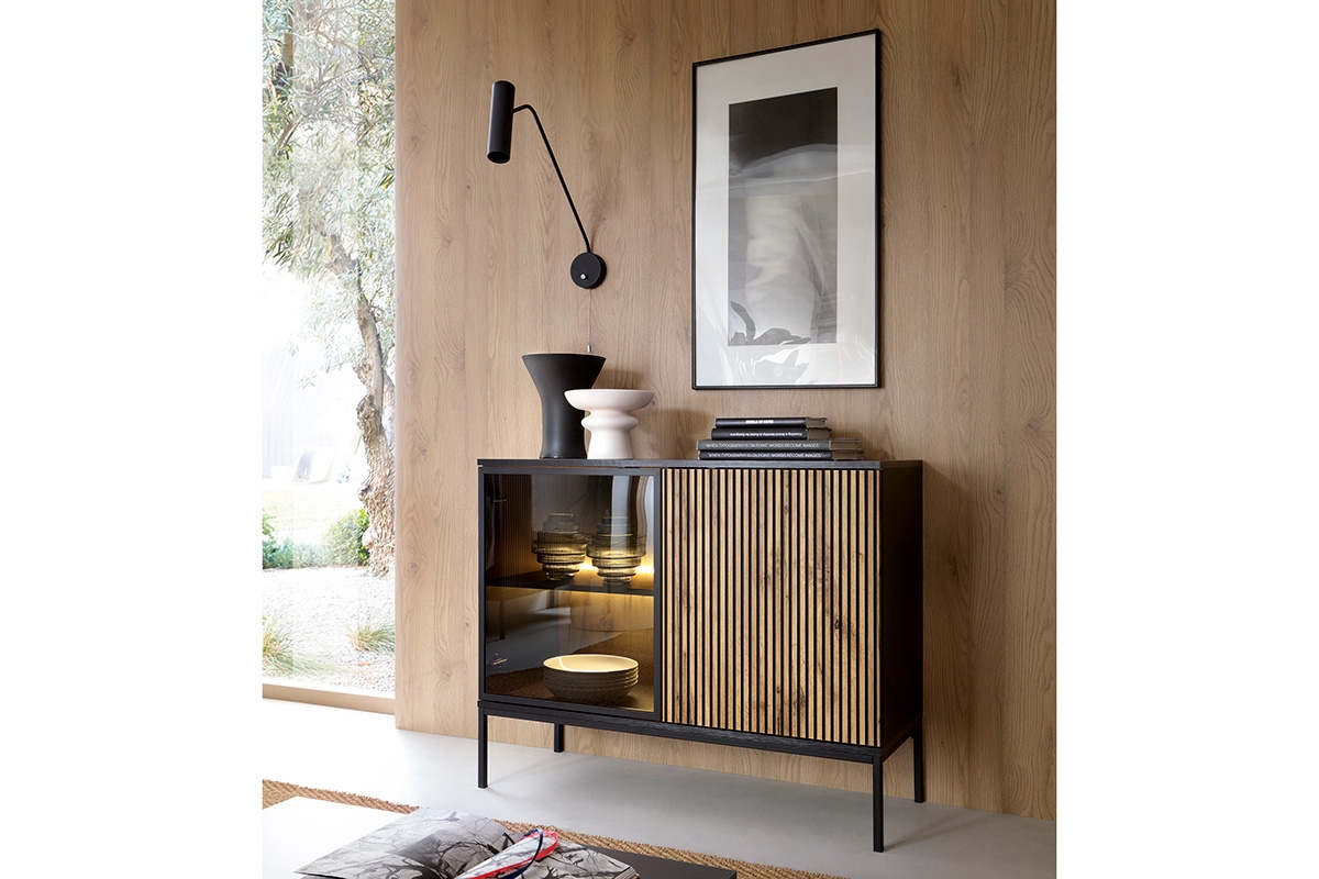 Komoda Bogalo s frézovanou prednou časťou a osvetlením LED - čierny / Dub wotan Komoda dwudrzwowa Bogalo s frézovaným frontom i oswietleniem LED - Čierny /  Dub wotan - vizualizácia