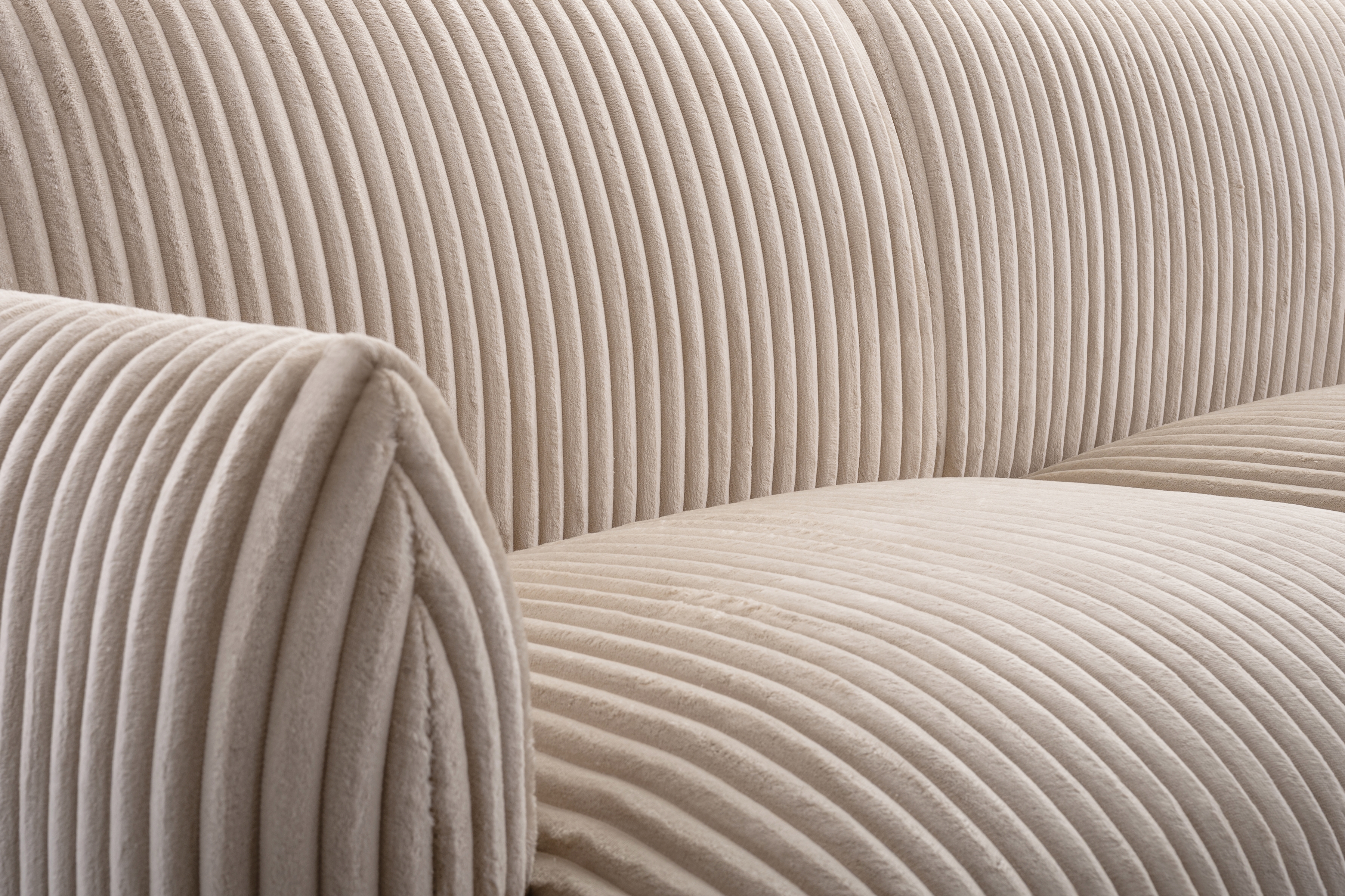 Pohovka Cubero - béžový plyš Tilia 03 Pohovka Cubero do obývacej izby - béžový plusz Tilia 03