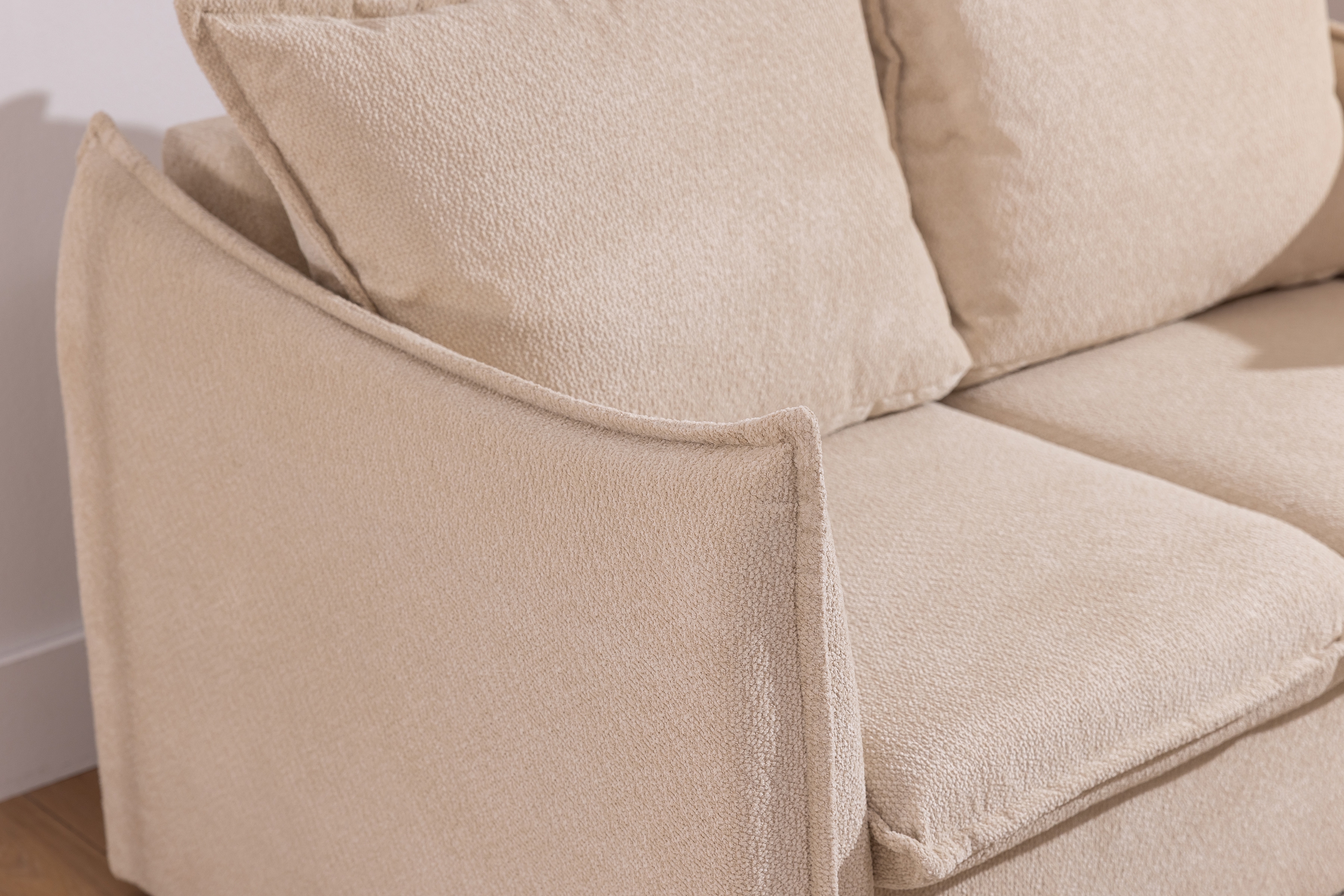 Dvoumístná rozkládací pohovka Liliamo - béžová Egon 26 Pohovka rozkladana Liliamo dvoumístná - béžová šenil Egon 26