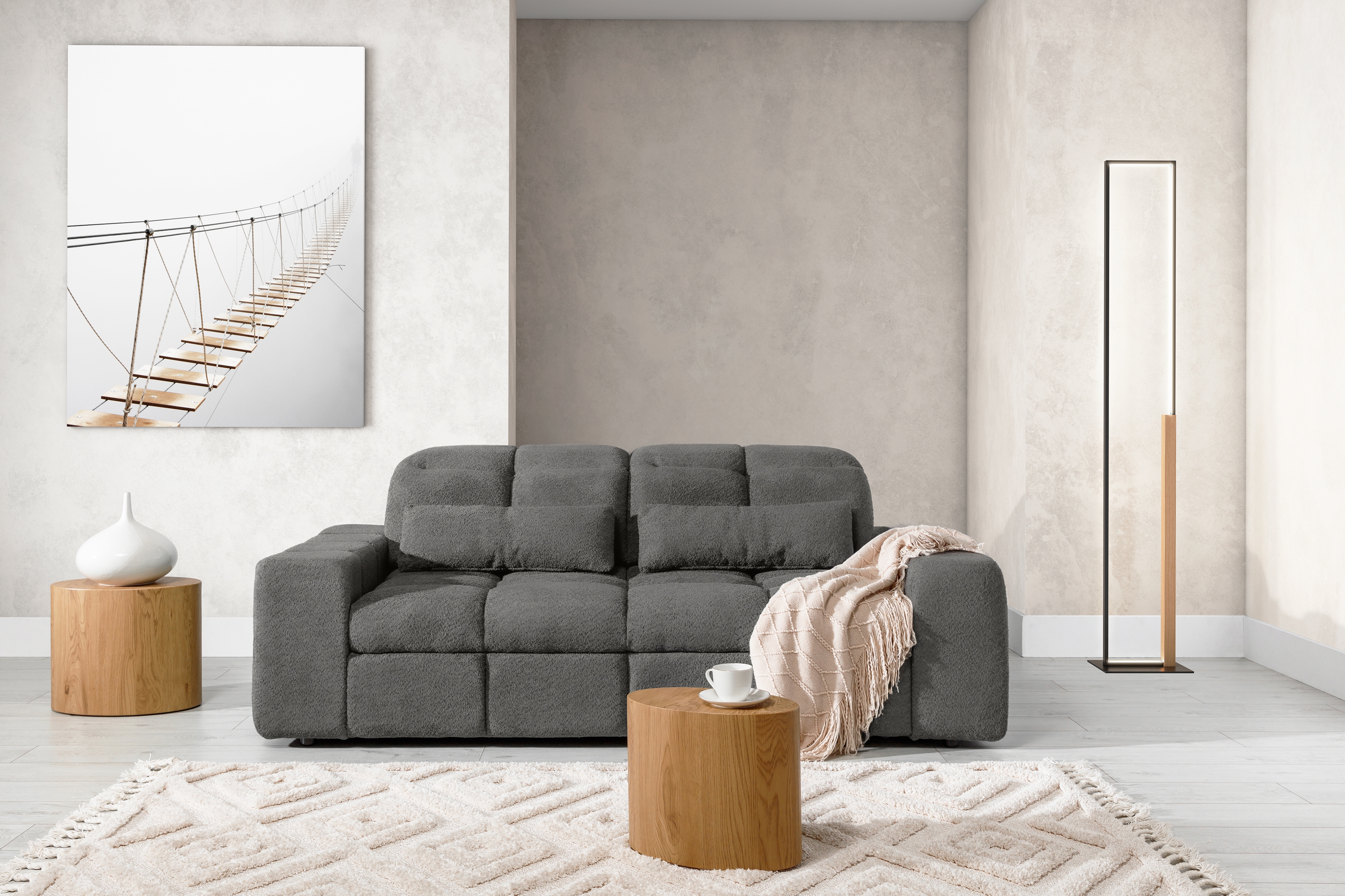 Trojmiestna elektrická pohovka Magnelio III - sivá bouclé Catch Me 25 Pohovka trojmiestna s elektricky výsuvným sedákem Magnelio III - šedá boucel Catch Me 25 