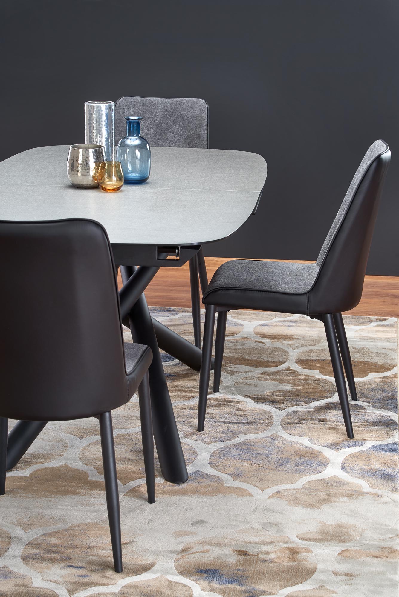Rozkladací jedálenský stôl Capello 180-240x95 cm - tmavosivá / čierna Stôl rozkladany capello - tmavý popol / Čierny