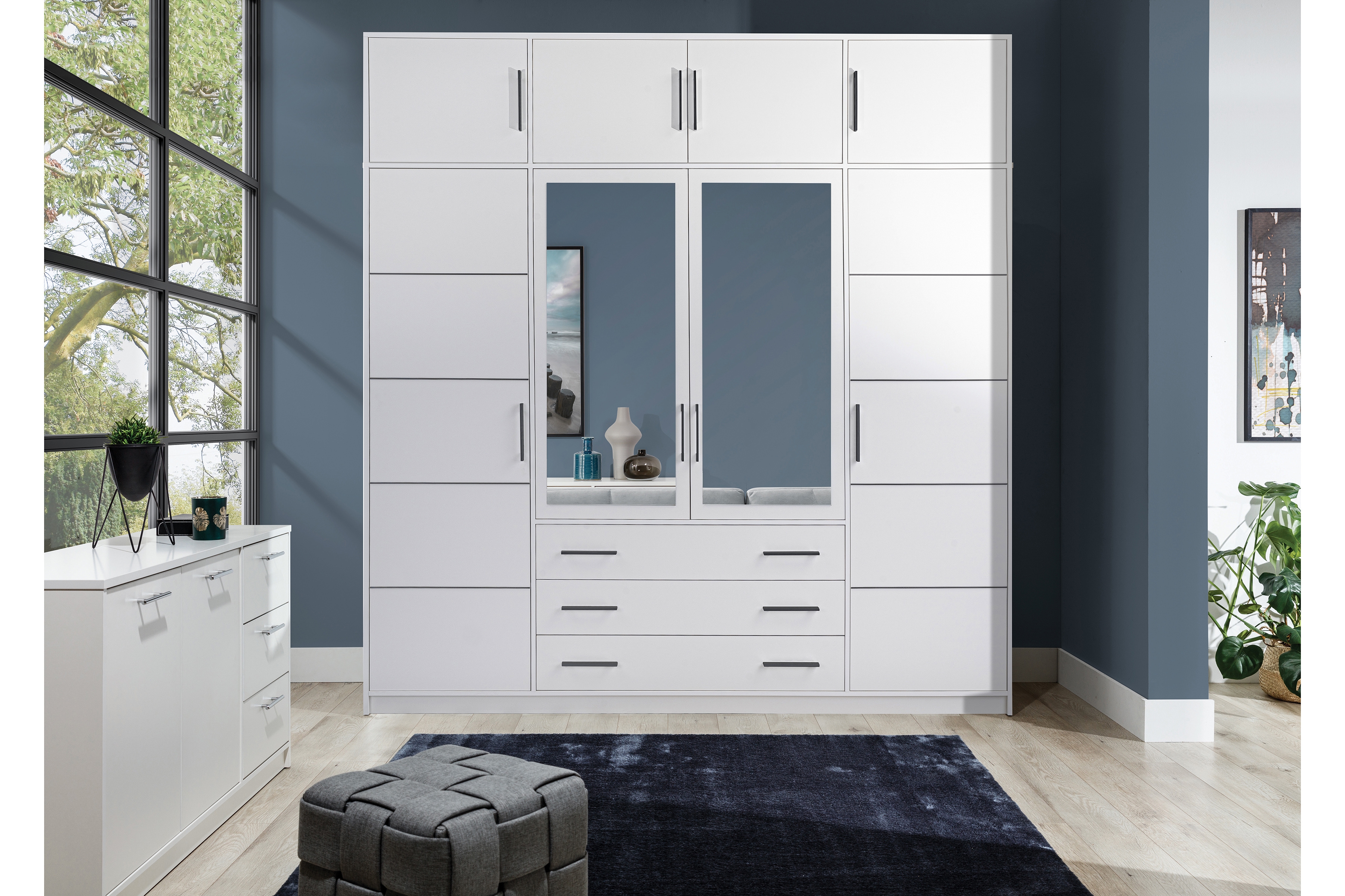 Skříň Bali 240 cm s nástavcem - bílá skříň čtyřdveřová Lutori 240 cm z nadstawka i z zrcadlem  - bílá