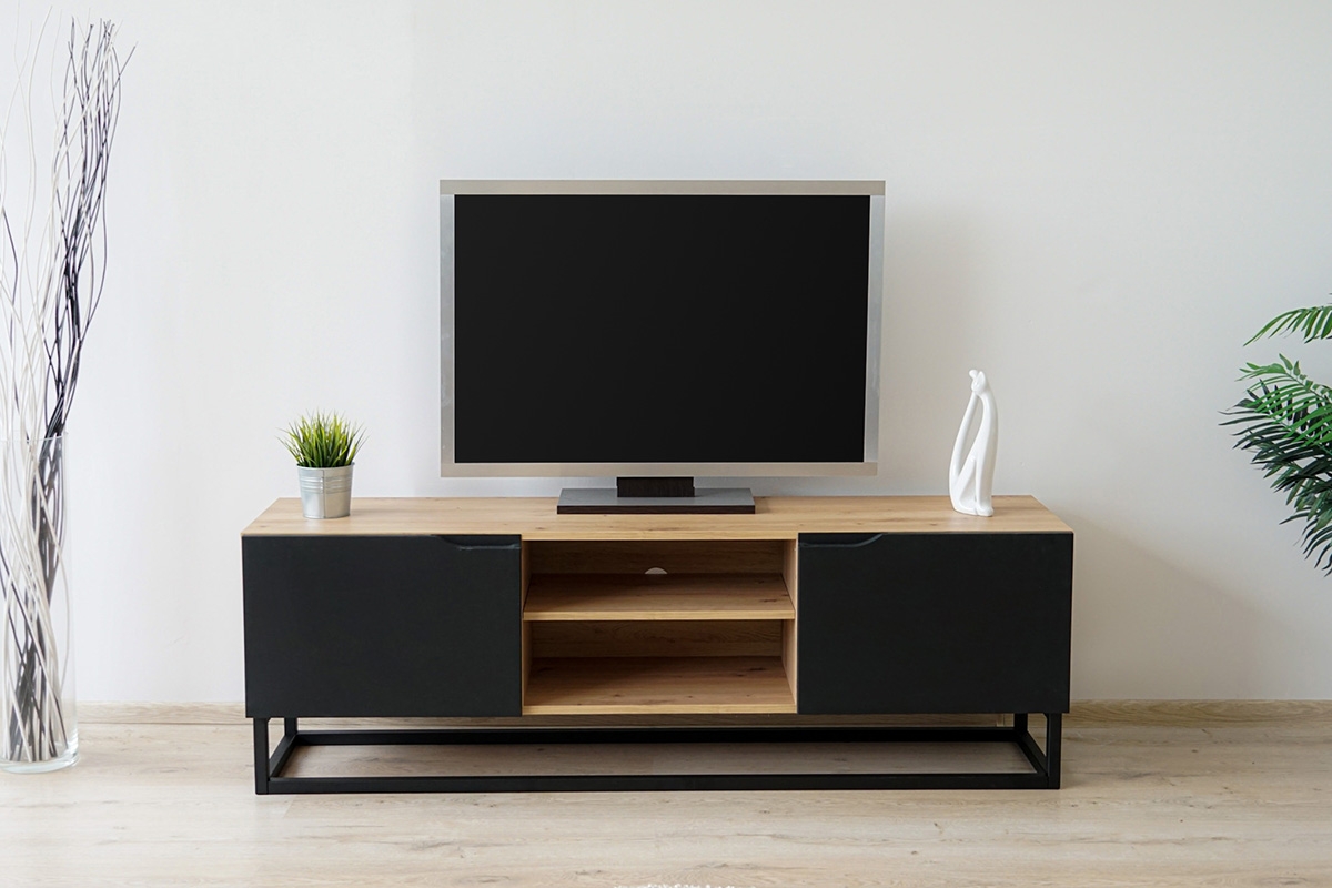 TV stolík Loftia Mini 160 cm na kovových nožičkách - dub artisan / čierny mat TV skrinka Loftia s kovovým podstavcom Mini 
