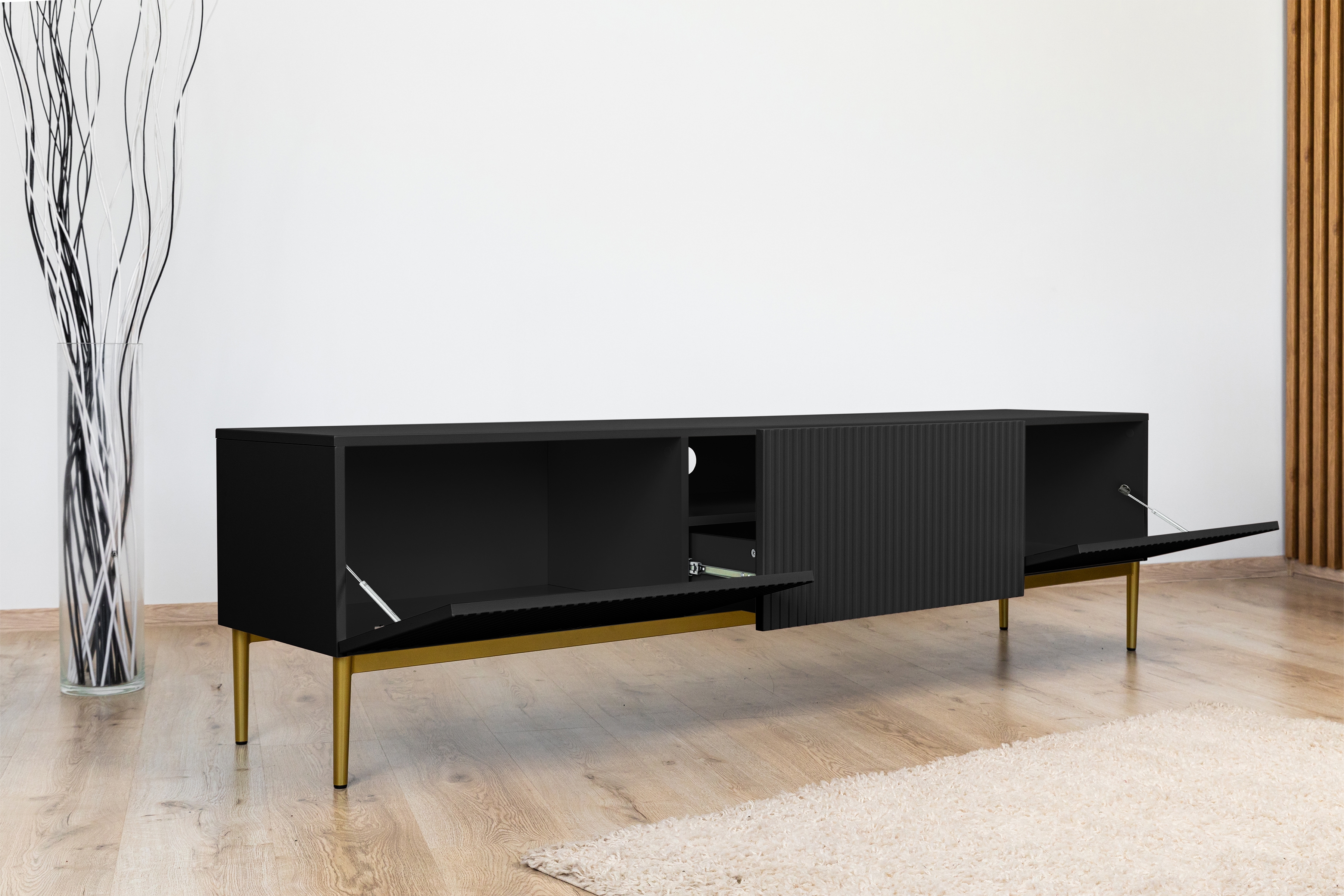 TV stolík Nicole 200 cm na metalových nožičkách so zásuvkou - čierny mat / zlaté nožičky TV skrinka Nicole 200 cm na kovových nohách z szuflada - Čierny mat / zlote nozki