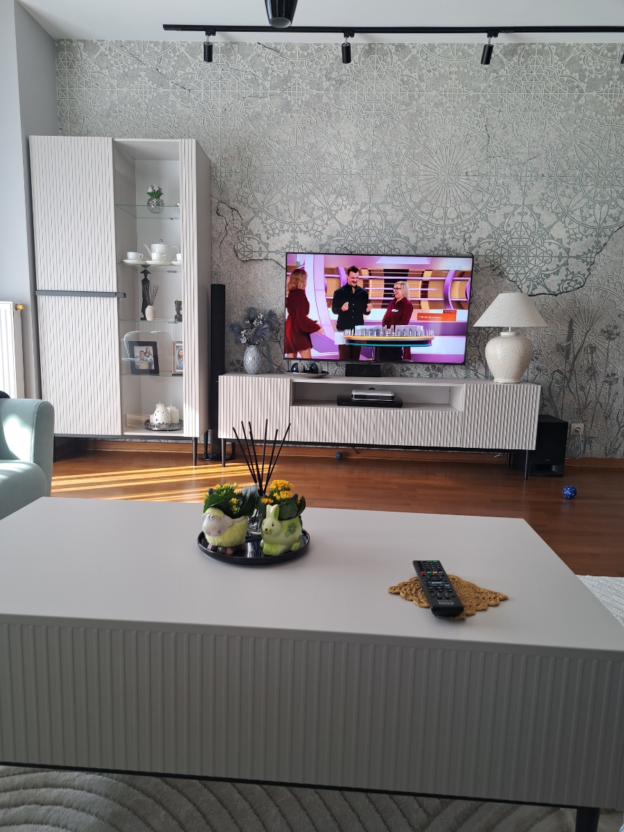 RTV skrinka Nicole 200 cm s výklenkom a zásuvkami - kašmír / čierne nožičky TV skrinka Nicole 200 cm z wneka i zásuvkami - kašmír / čierny nozki