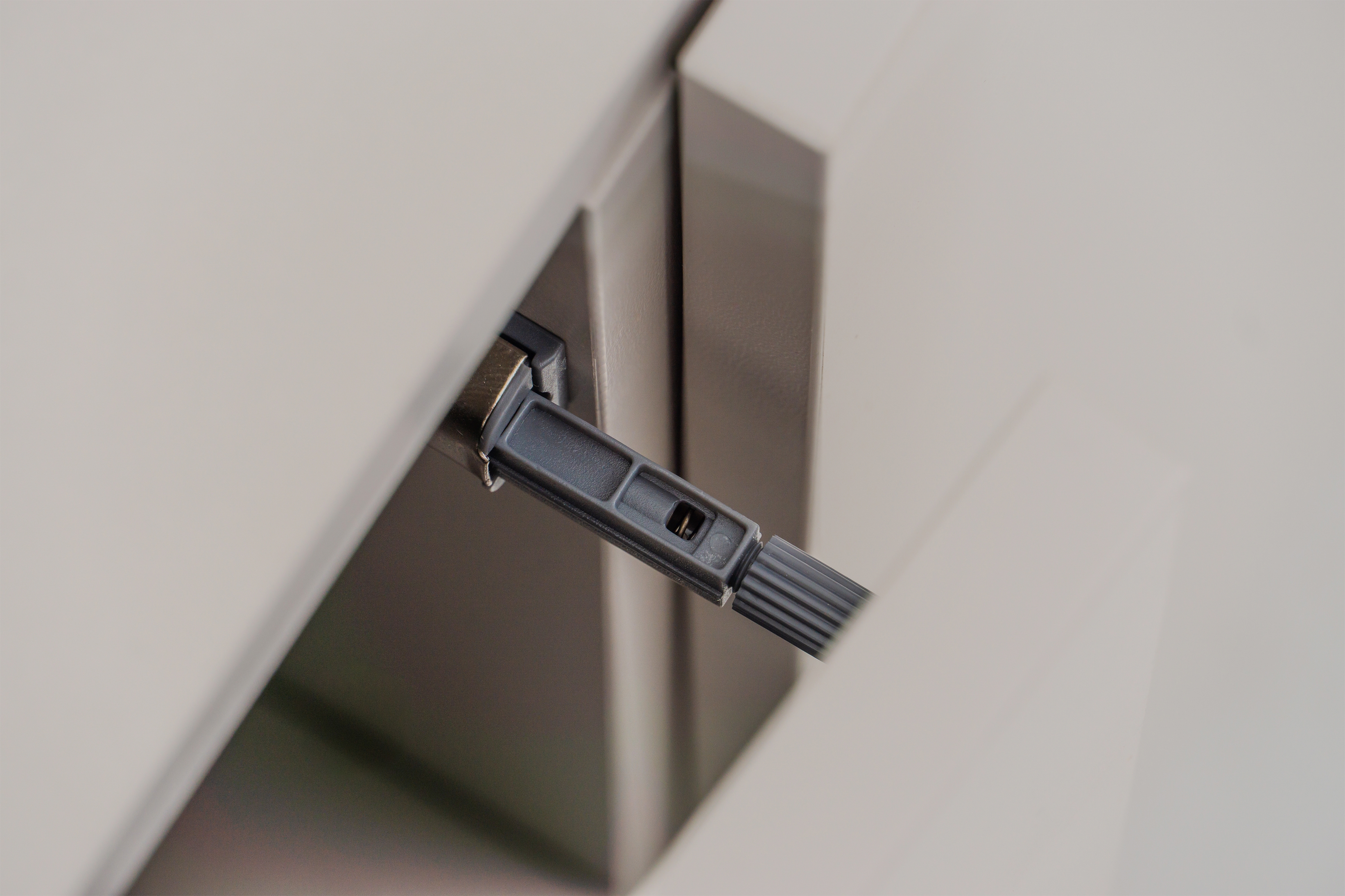 TV stolek Jukon 204 cm - kašmír / černé nožky skříňka RTV Wezilo 204 cm - kašmír / černé nožičky