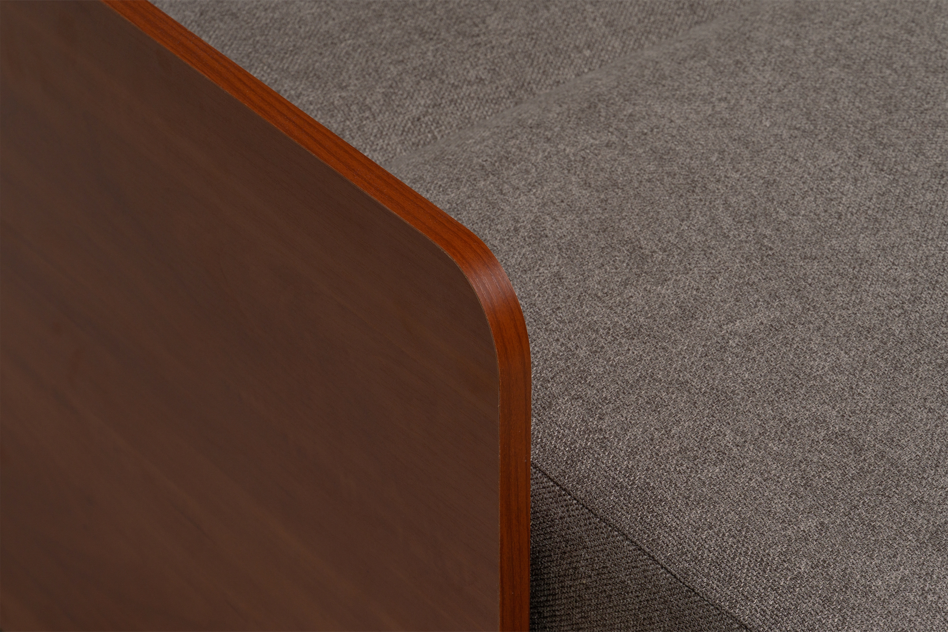 Pohovka Prosta do obývacej izby - bočné panely z dosky Pohovka do obývacej izby rovná - Boky z plyty