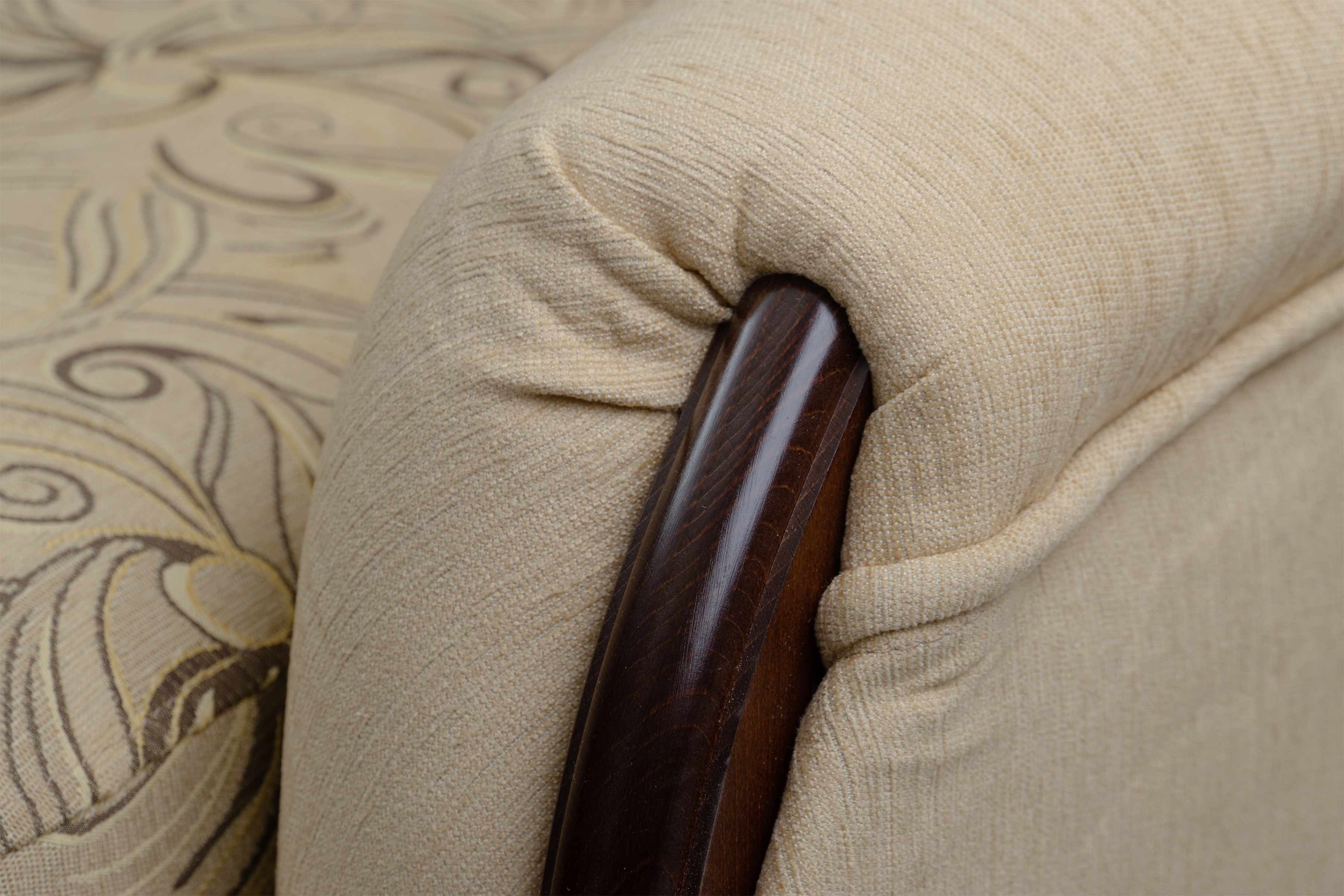 Rozkladacia trojpohovka Fryderyk - béžová vzorovaná látka Luna / orech Pohovka rozkladana Fryderyk - Béžová látka wzor Luna / sredni Orech