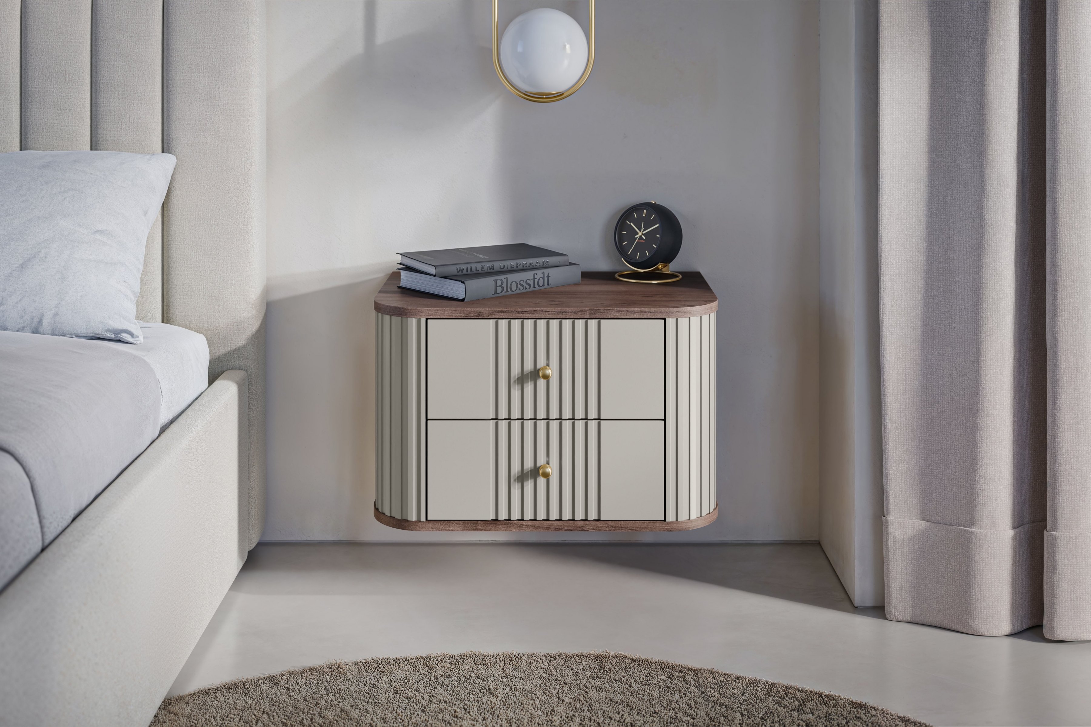 Set závěsných nočních stolků Vesper 56 cm - kašmírová / ořech / zlaté úchytky Komplet szafek nocnych wiszacych Vesper 56 cm - kašmír / ořech / zlote Úchytky