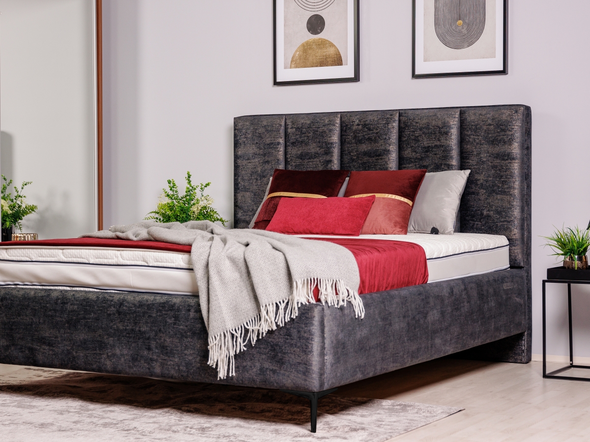 postel čalouněné pro ložnice s úložným prostorem Klabi - 180x200, Nohy černé postel syoialniane ze zlotymi nozkami 
