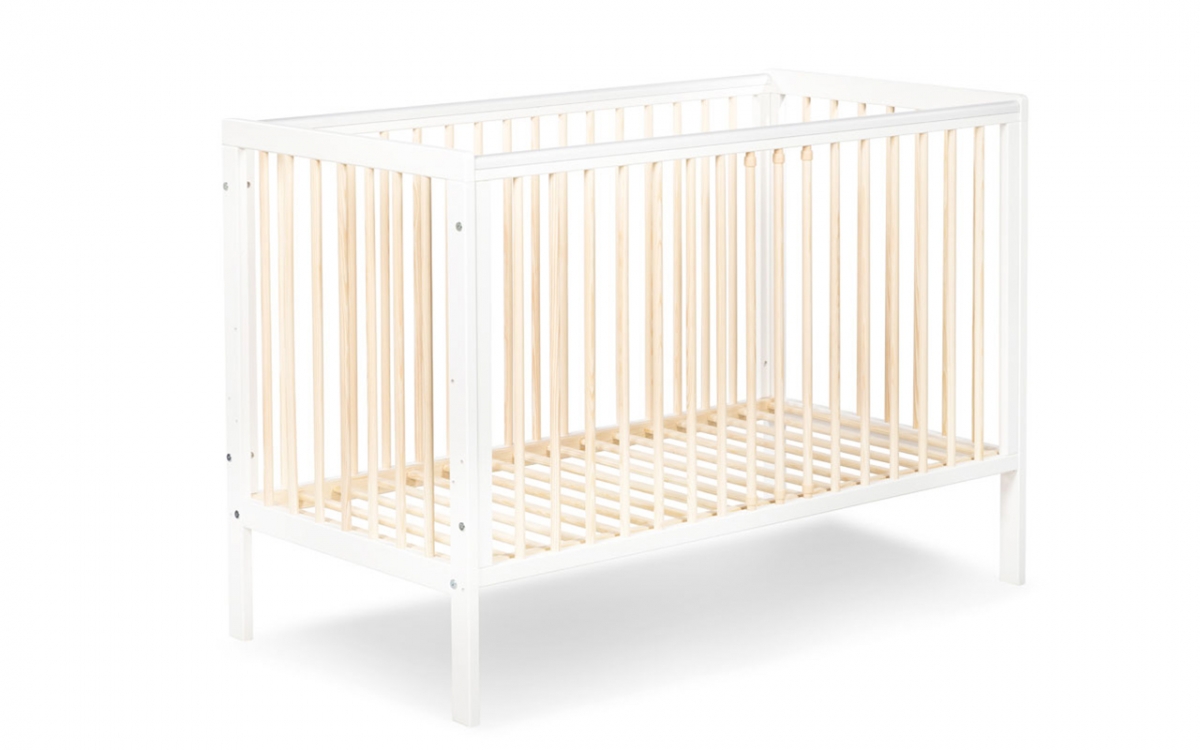 drevená posteľ dla niemowlaka so zábradlím Timi - Biely/Borovica, 120x60 posteľ z wyciaganymi szczeblami 