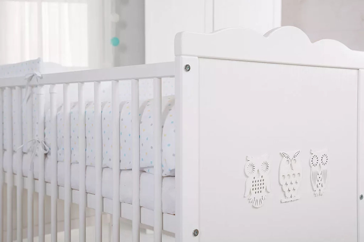 dřevěnýpostel dla niemowlaka Marsell - Bílý, 120x60 postel z aplikacja sowek 