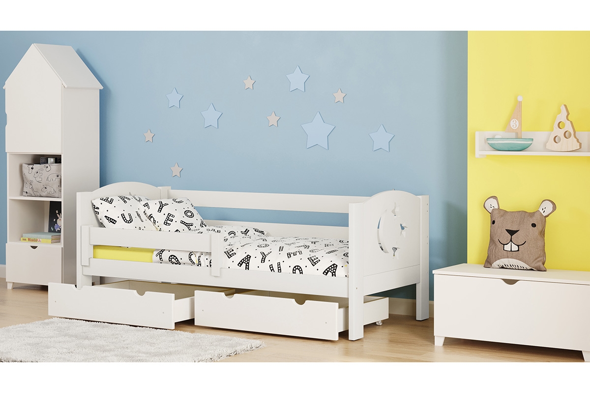 Dřevěná dětská postel Denis III Hvězdy bílá postel