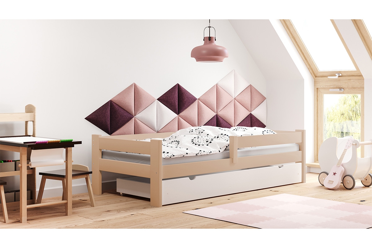 Dětská dřevěná postel Tymek postel borovicová se zábranou
