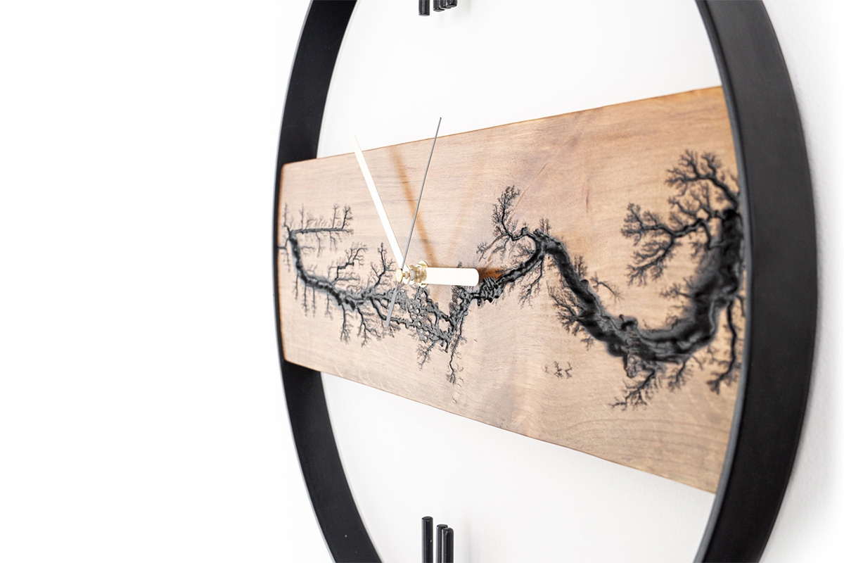 Dřevěné nástěnné hodiny KAYU 03 Olše v Loft stylu - Černý- 43 cm Dřevěné nástěnné hodiny KAYU 03 Olše